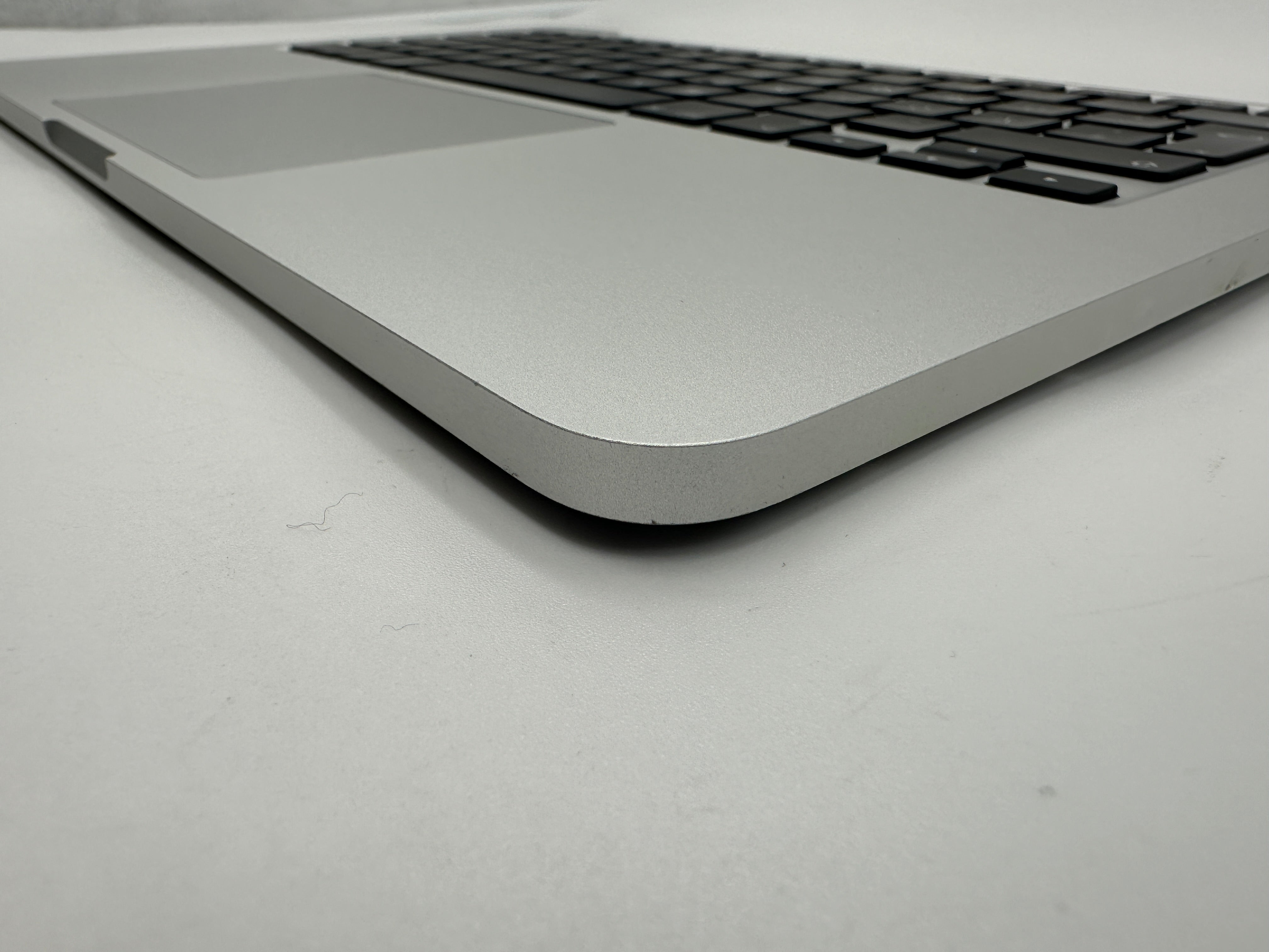 MacBook Pro 13 Zoll 2015 A1502 Topcase Trackpad Akku QWERTZ #T689