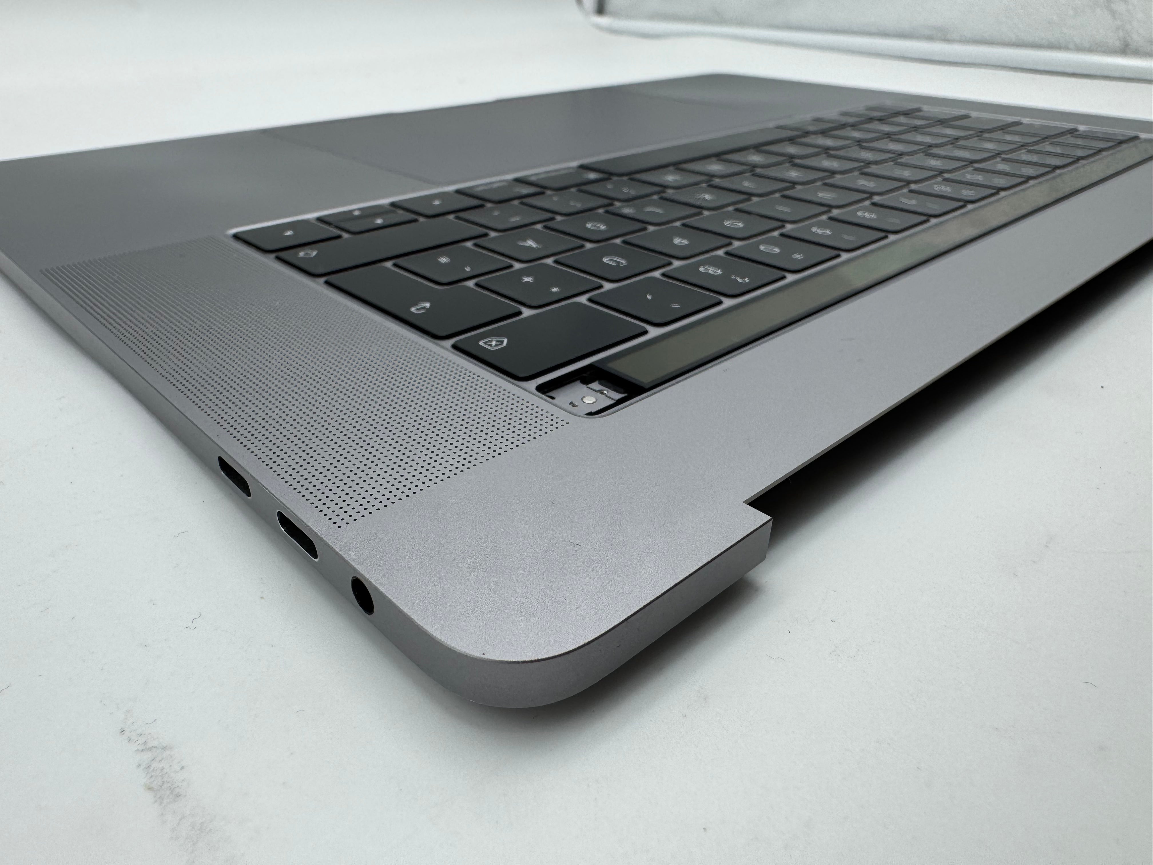 Macbook Pro 15" 2018 2019 A1990 QWERTZ Topcase Trackpad Tastatur Grau #T964