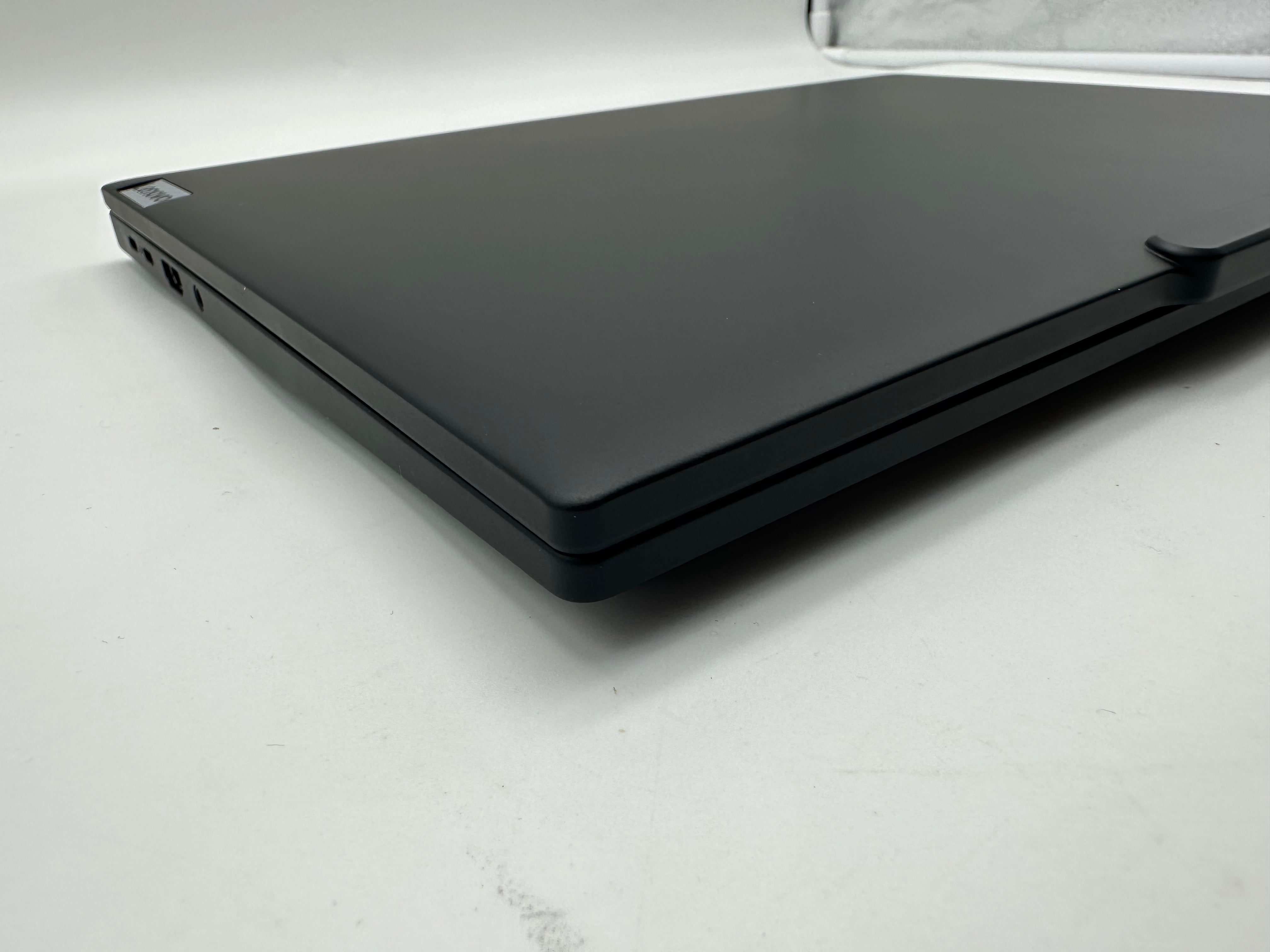 Lenovo ThinkPad T14s Gen 6 14" Snapdragon X Elite X1E-78-100 32GB 1TB