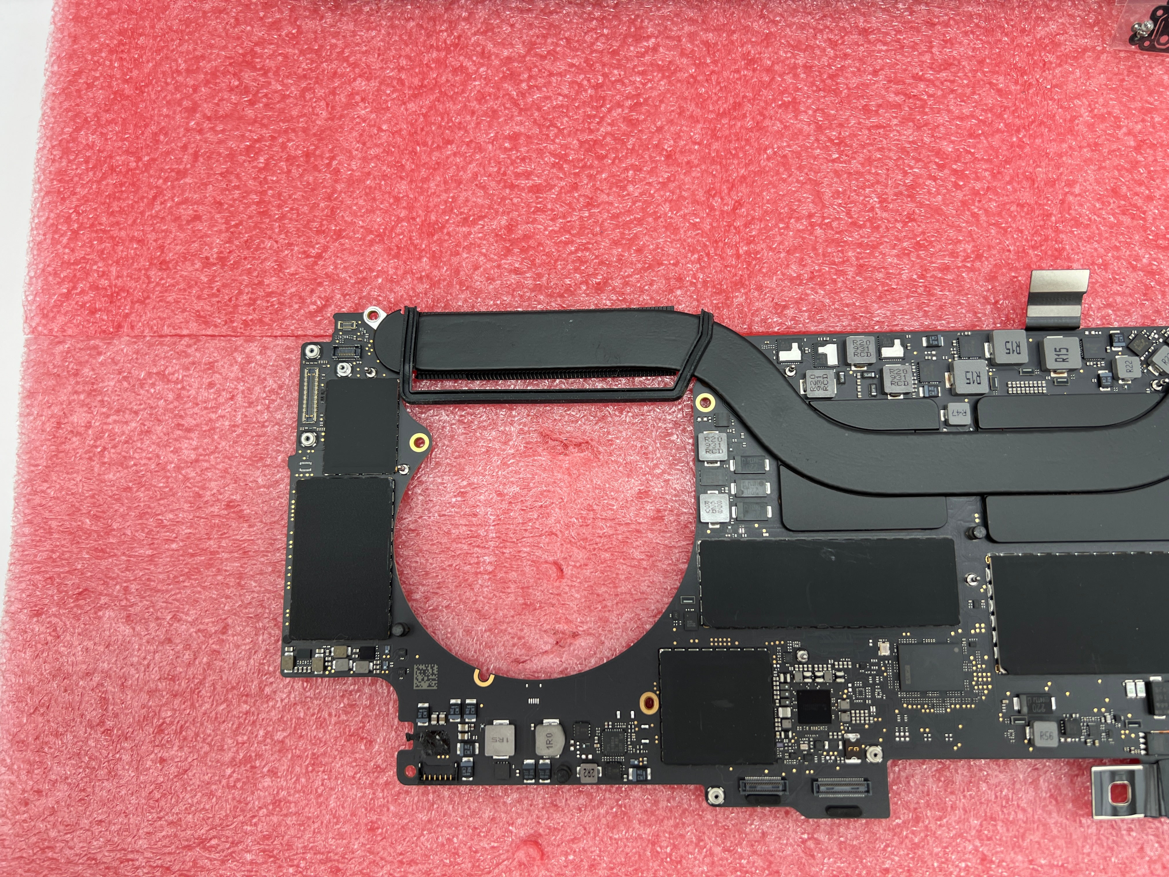 MacBook Pro 15" 2019 A1990 2,6 GHz 16 GB i7 512GB Logicboard Mainboard  #M165