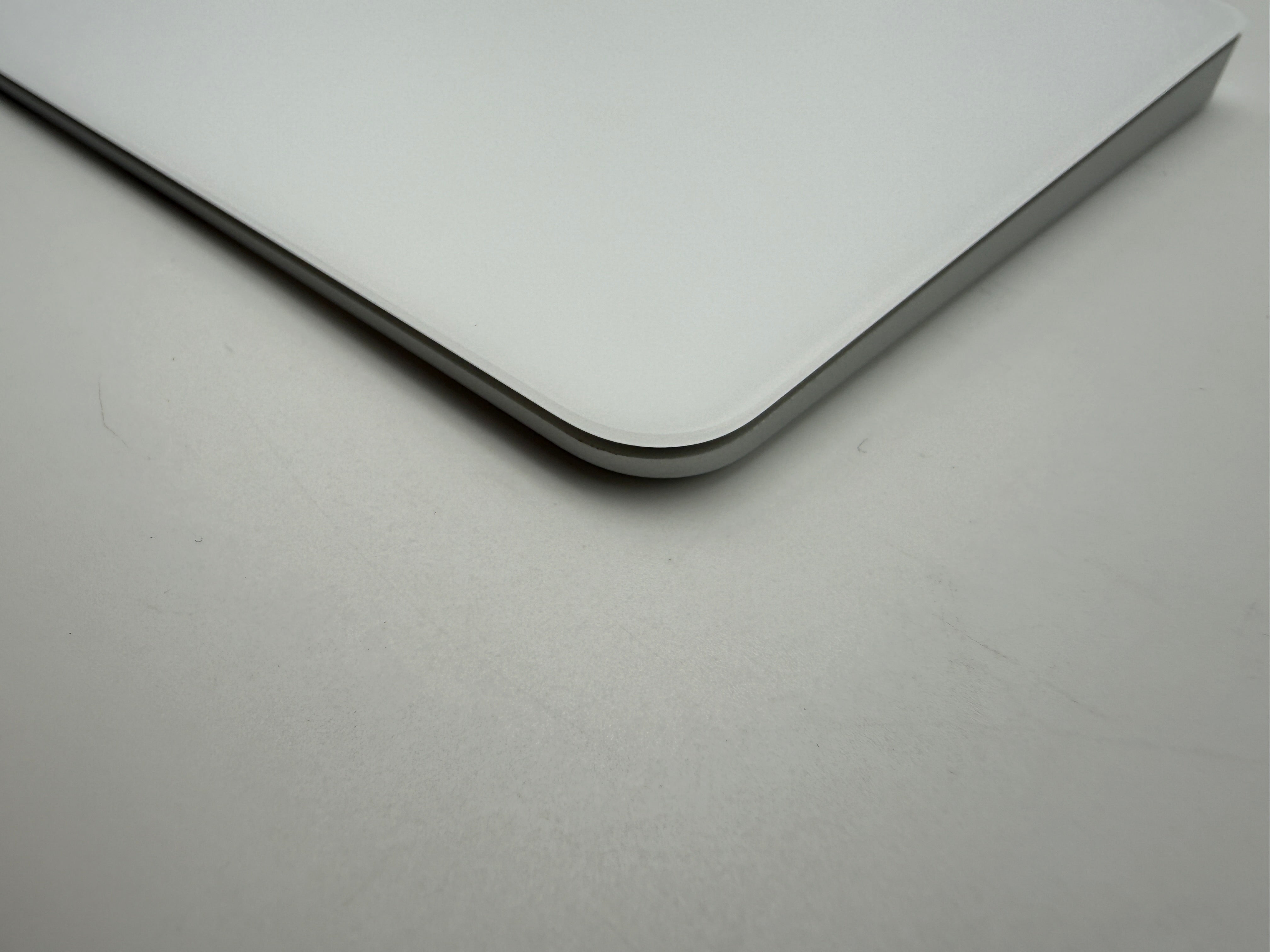 Apple Magic Trackpad 3 A1535 MK2D3Z/A Weiß Lightning