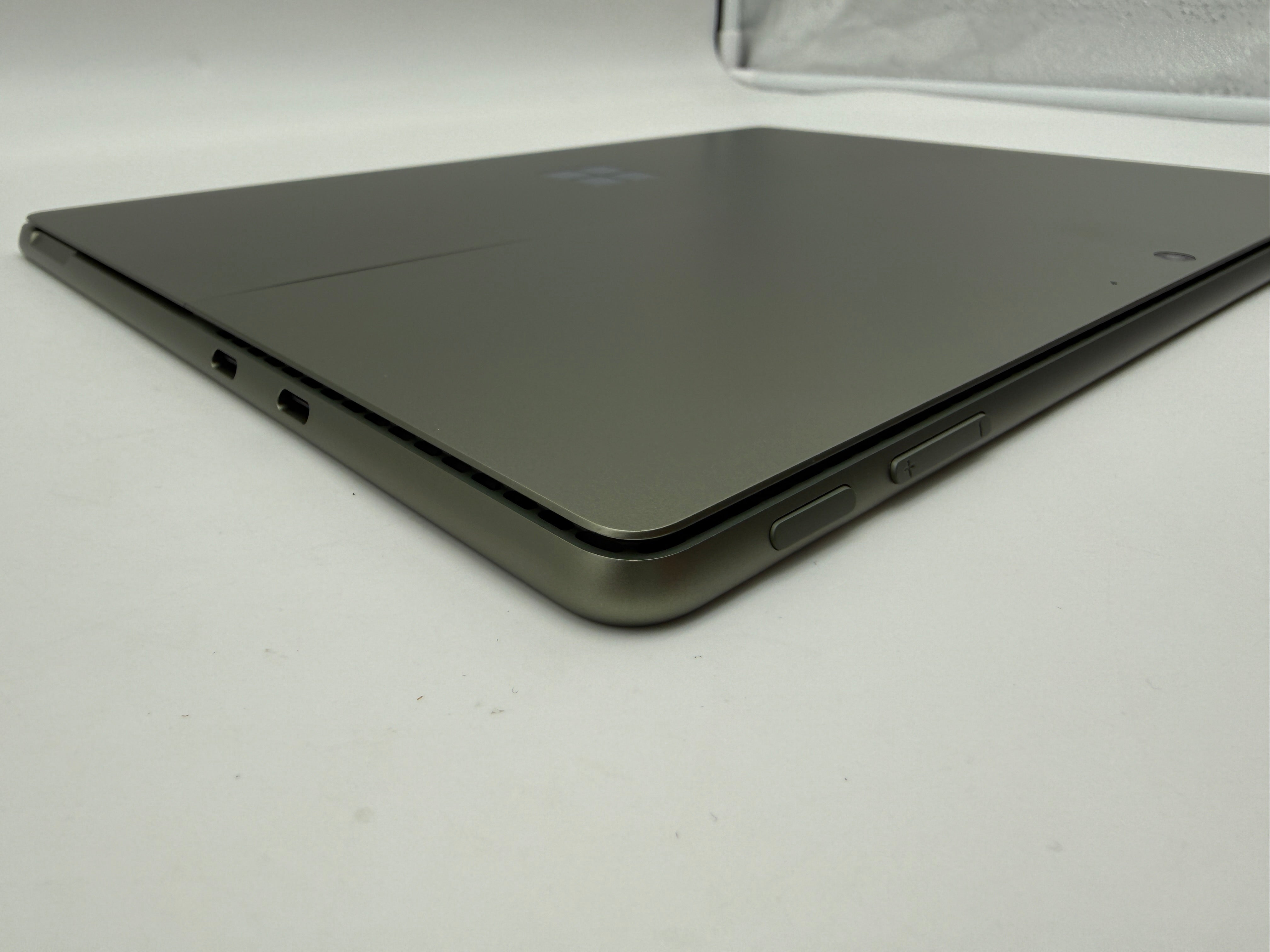 Microsoft Surface Pro 9 Tablet 13 Zoll i5-1235U  2,5GHz 8GB 256GB MwSt. Grün