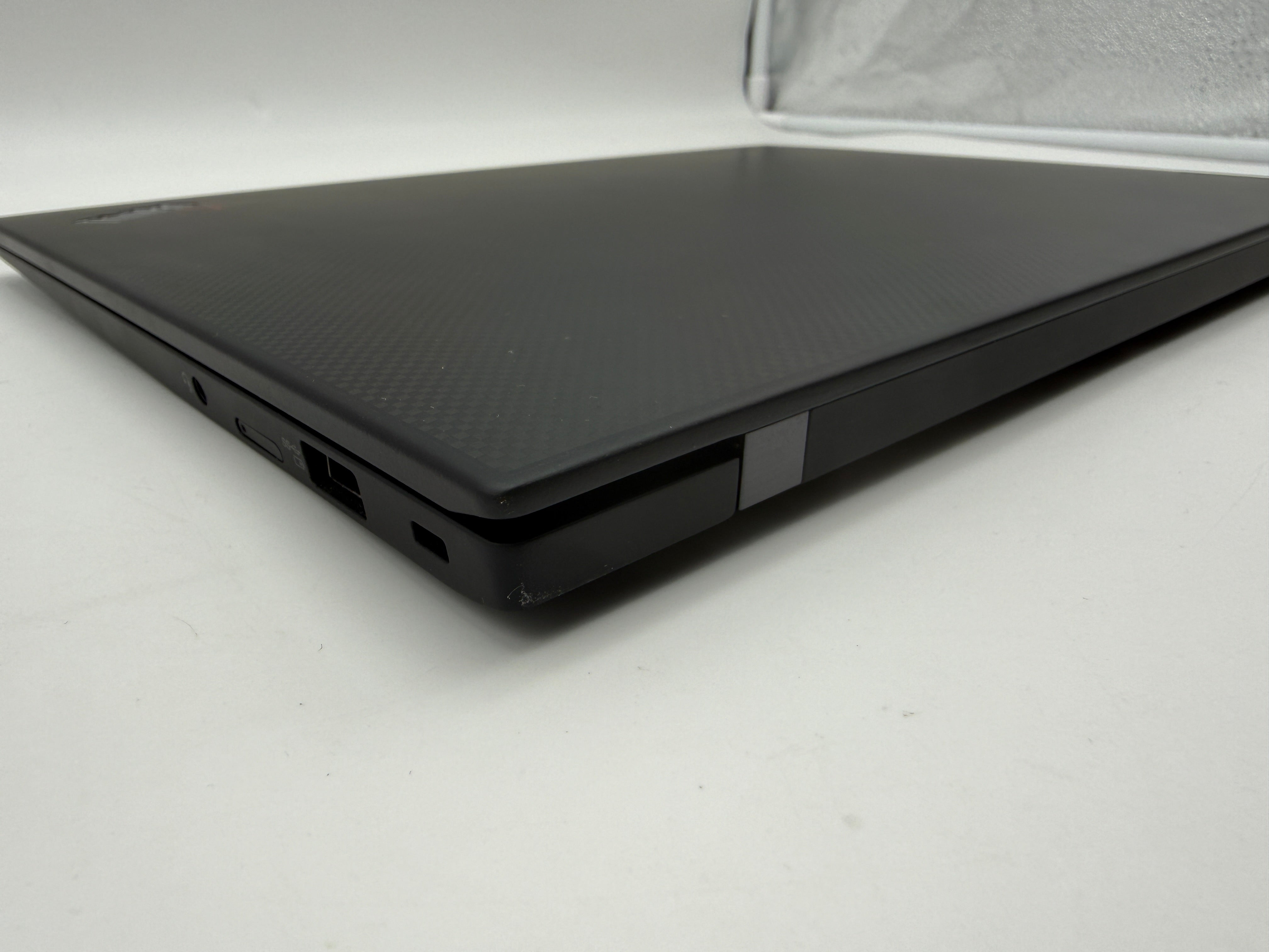 Lenovo ThinkPad X1 Carbon G9 2,8GHz 14" i7-1165G7 16GB 512GB SSD
