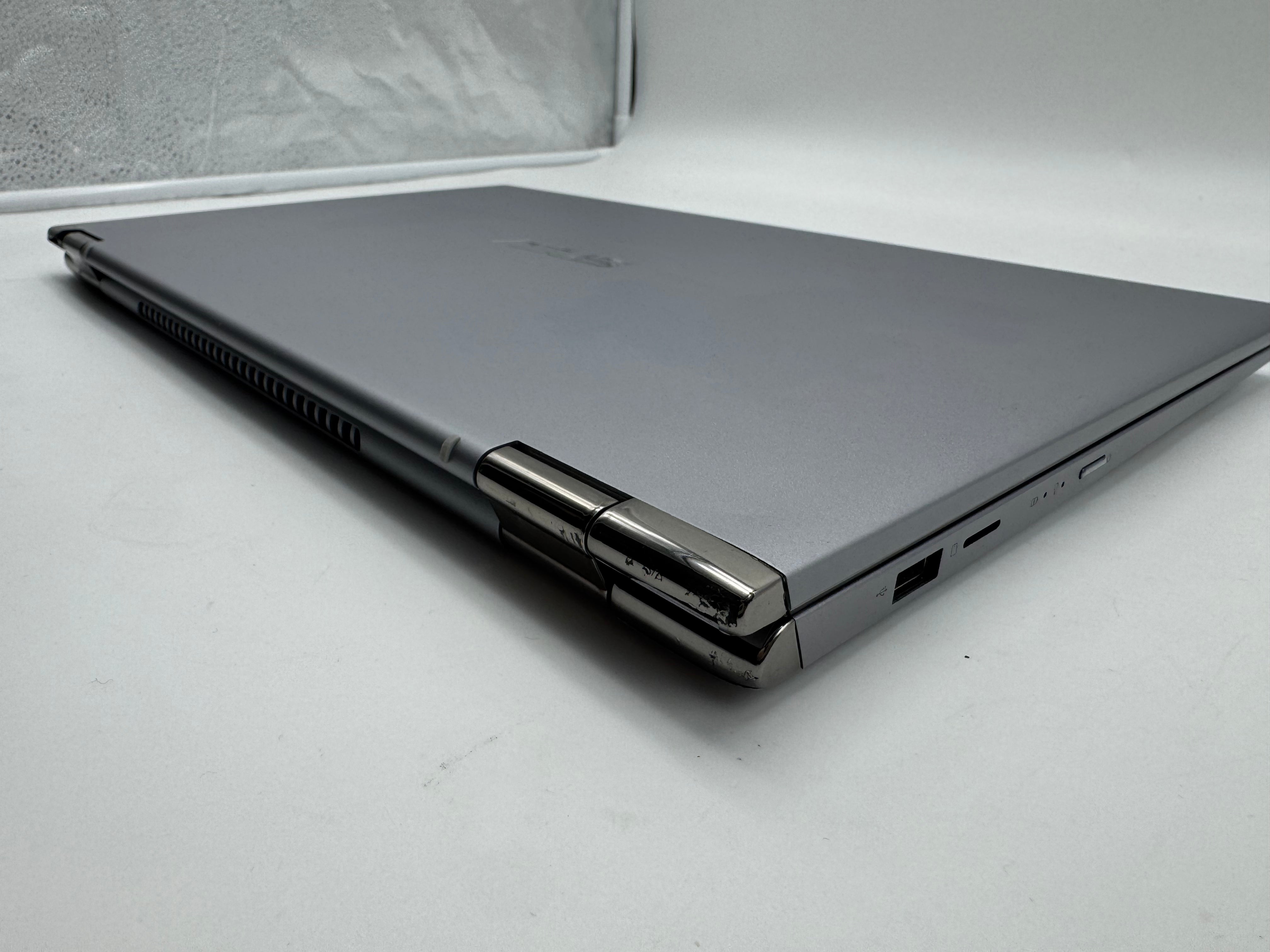 Asus Zenbook Flip 15" Ryzen 5 4500U 2,38GHZ 8GB 512GB