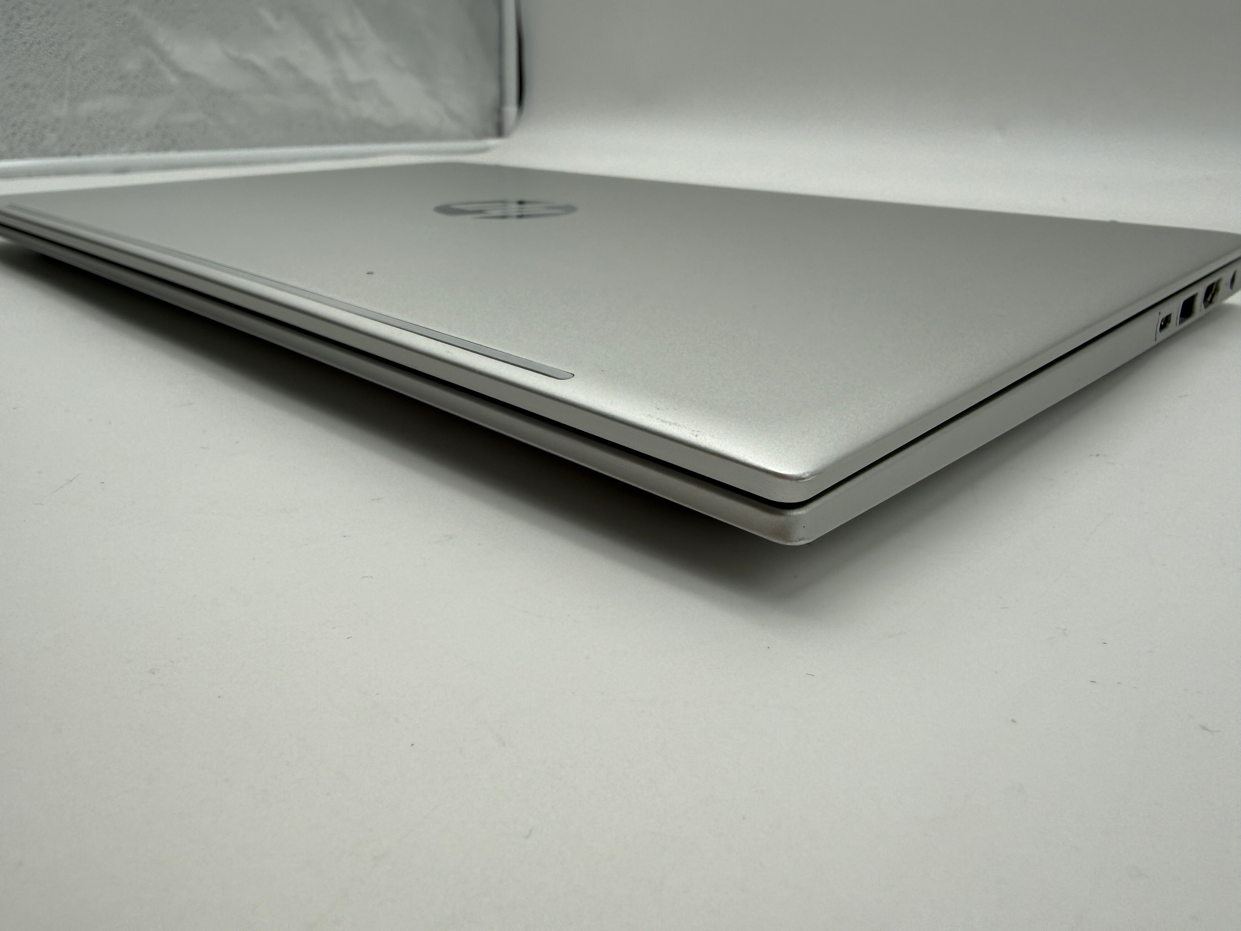 HP Pavilion 14-ec0076ng Ryzen 7 5700U 16GB 512GB 100% Akku MwSt.