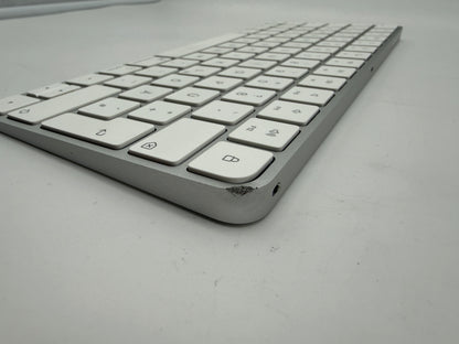 Apple Magic Keyboard A2450 Lightning Battery Weiß silber