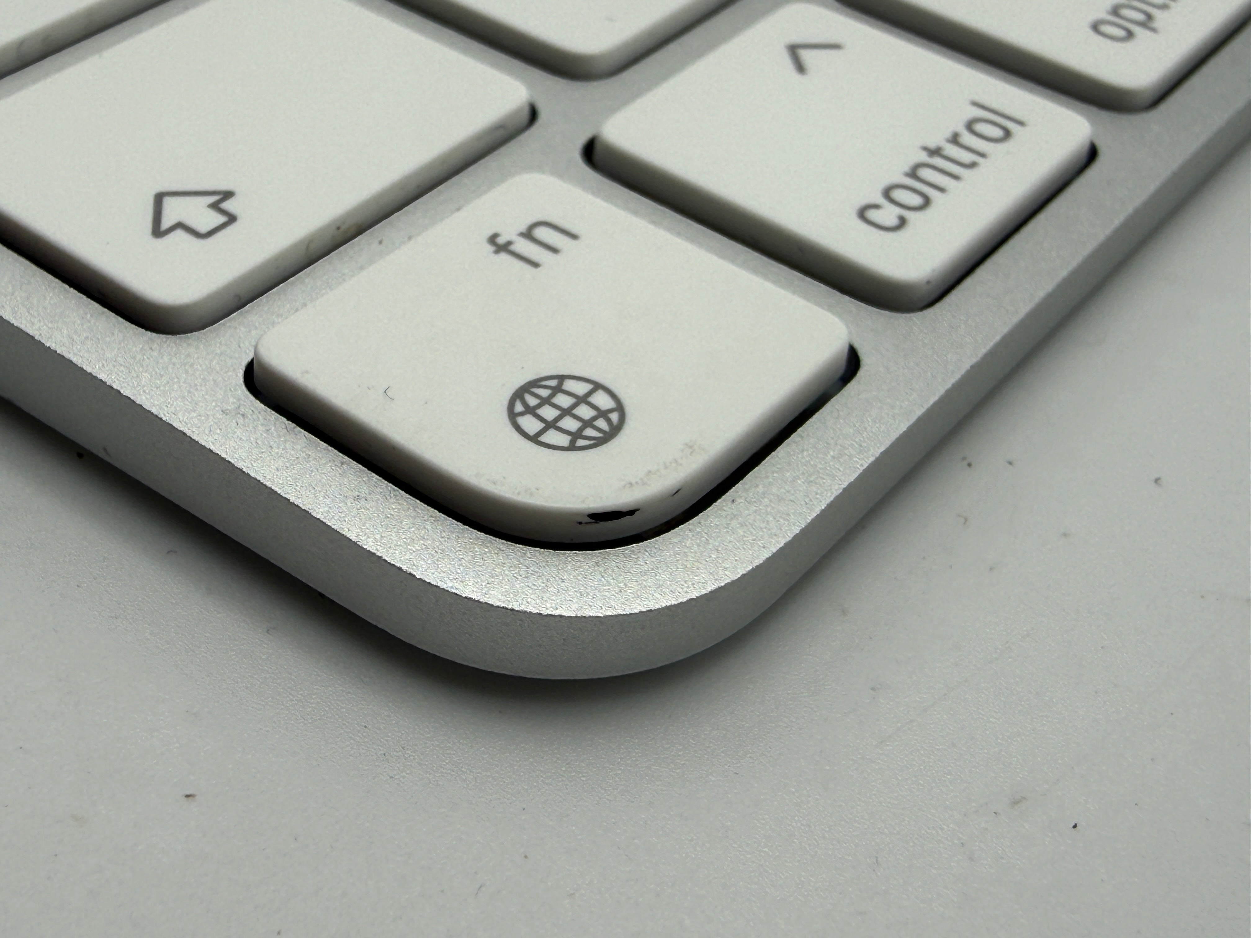 Apple Magic Keyboard A2450 Lightning Battery Weiß silber