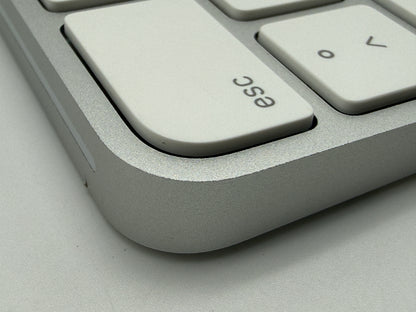 Apple Magic Keyboard A2450 Lightning Battery Weiß silber