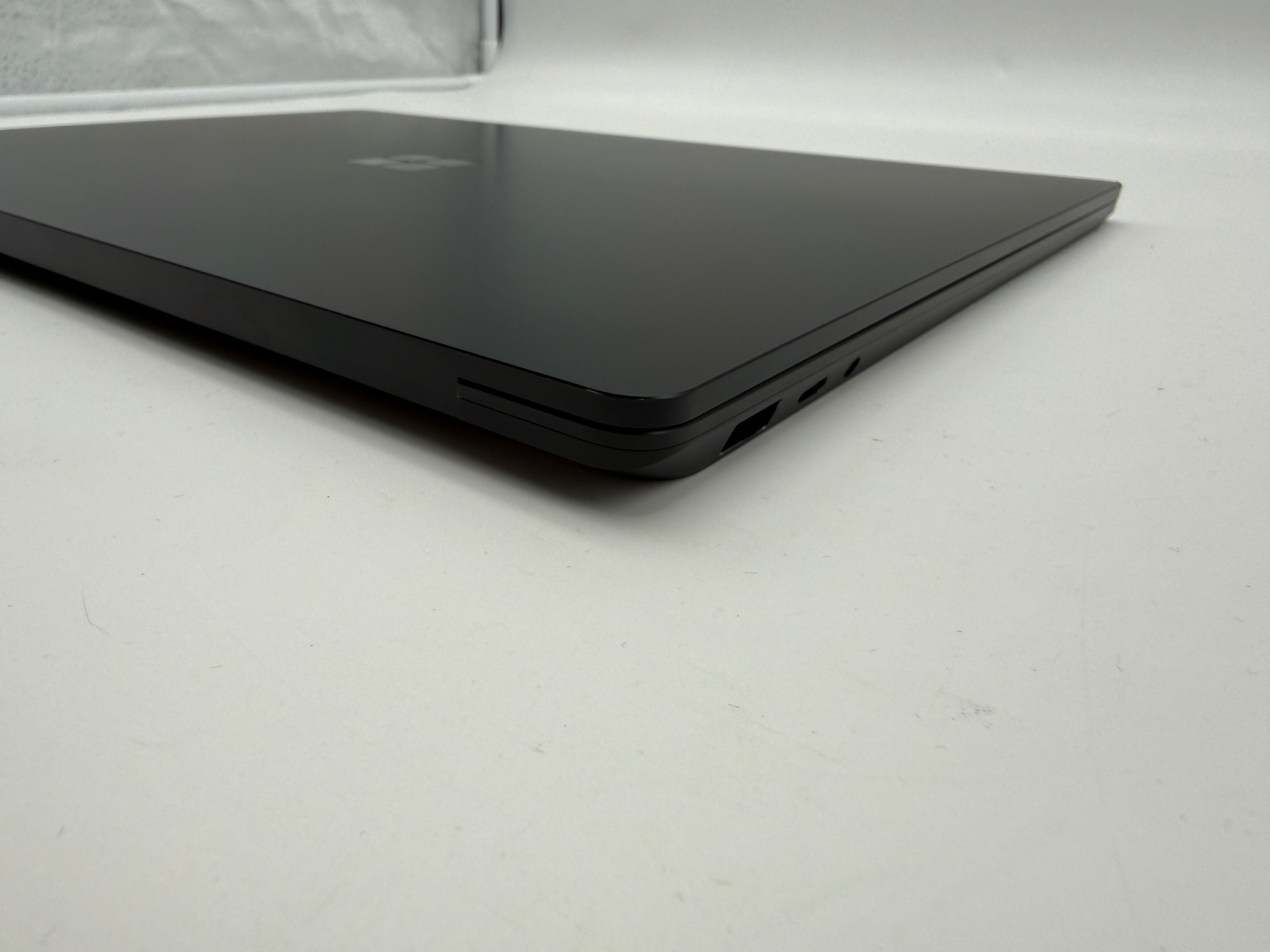 Microsoft Surface Laptop 4 15" AMD Ryzen 7 2GHz 16GB 512GB MwSt.Schwarz
