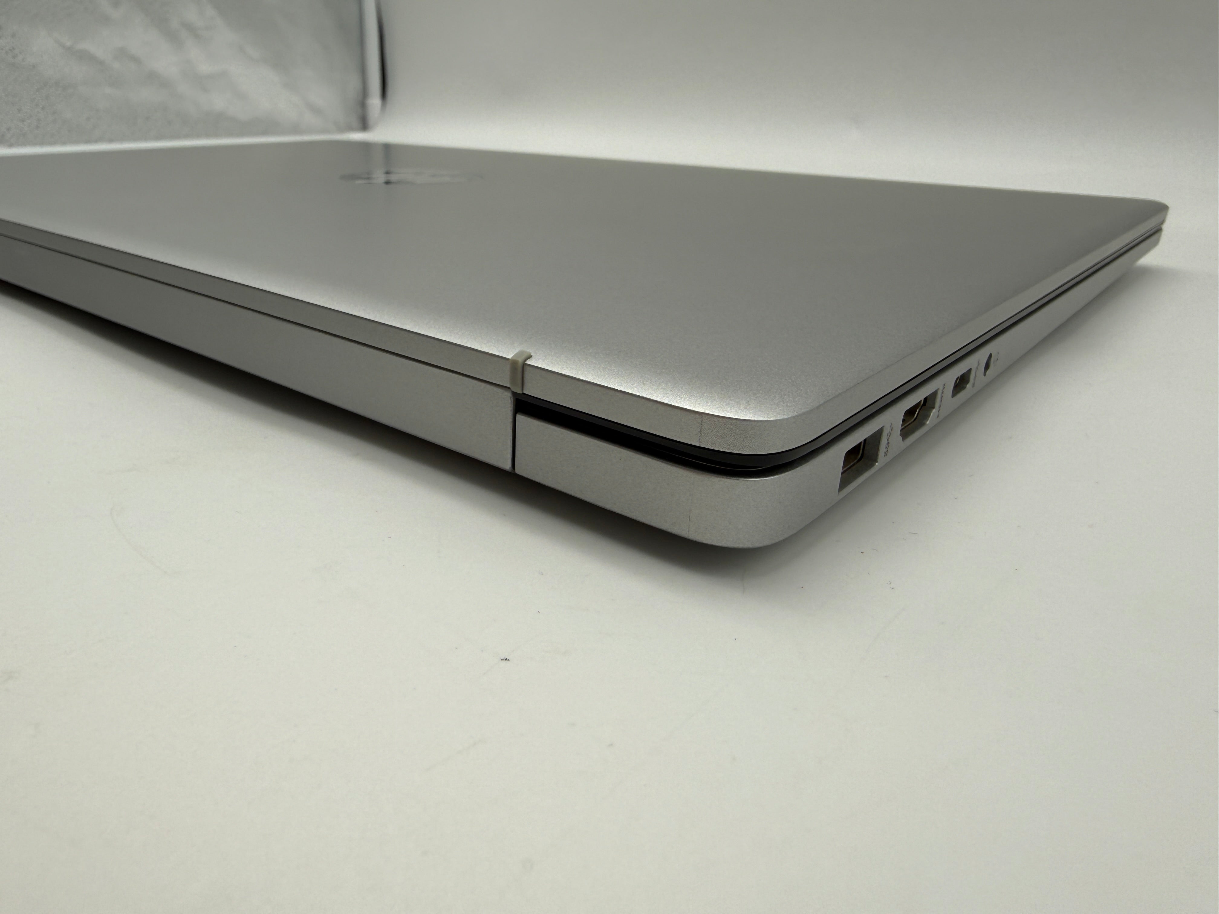 HP 17-cn3056ng Laptop i5-1335U 1,3GHz 16GB 512GB SSD 100% Akku MwSt.