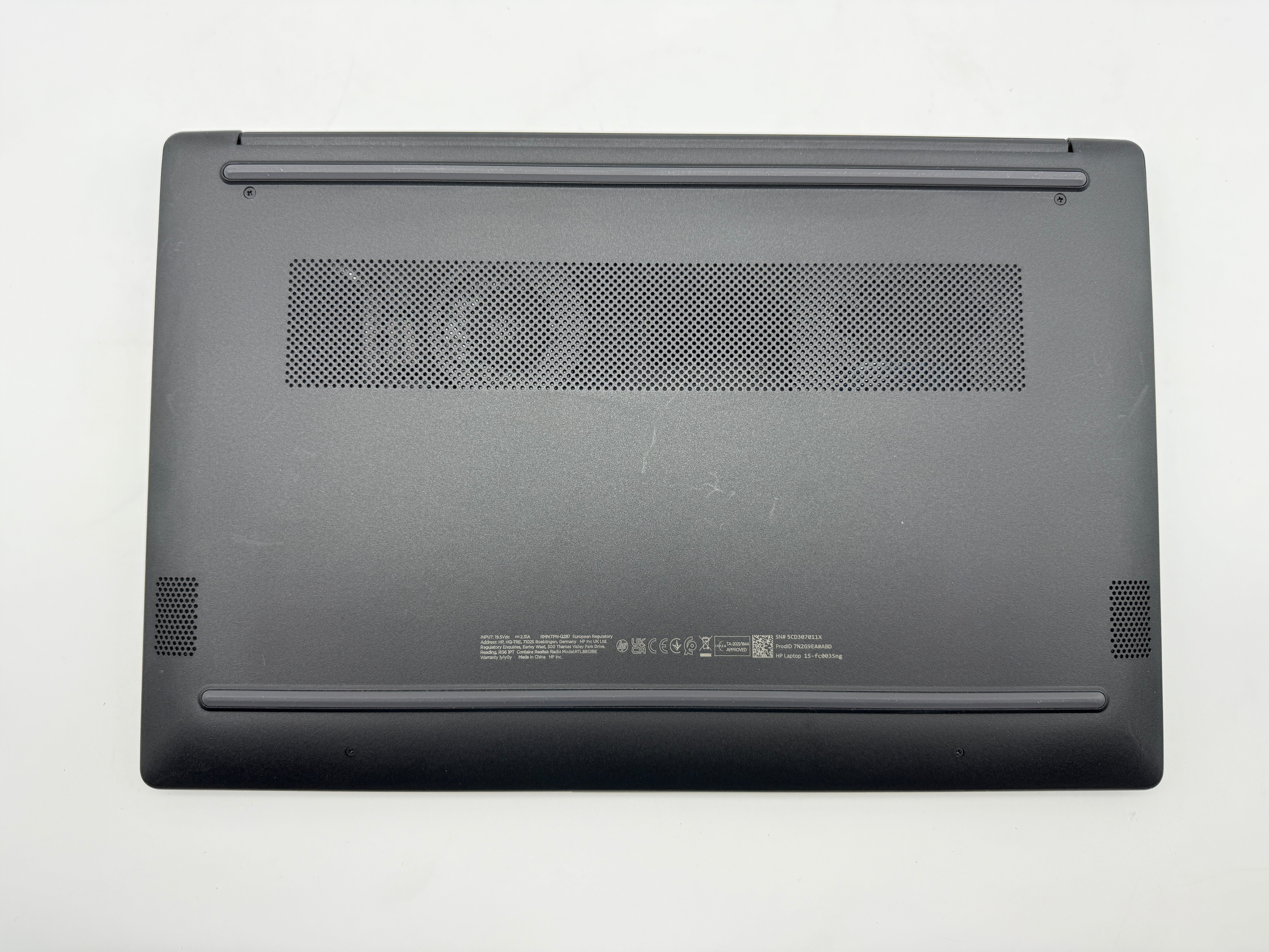 HP 15-fc0035ng Laptop AMD Ryzen 3 7320U 8GB 256GB SSD 100% Akku MwSt.