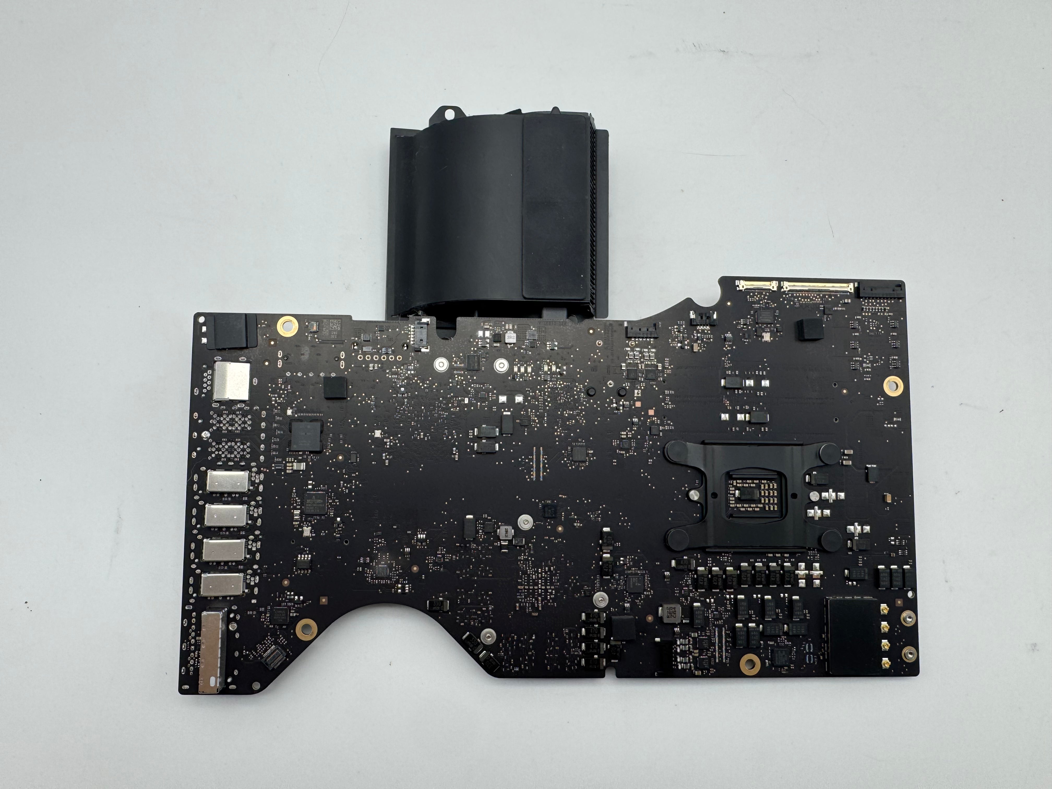 iMac A2116 2019 4K 21,5“ Mainboard Logicboard i5 3 GHz 6-C 256GB Defekt Spender