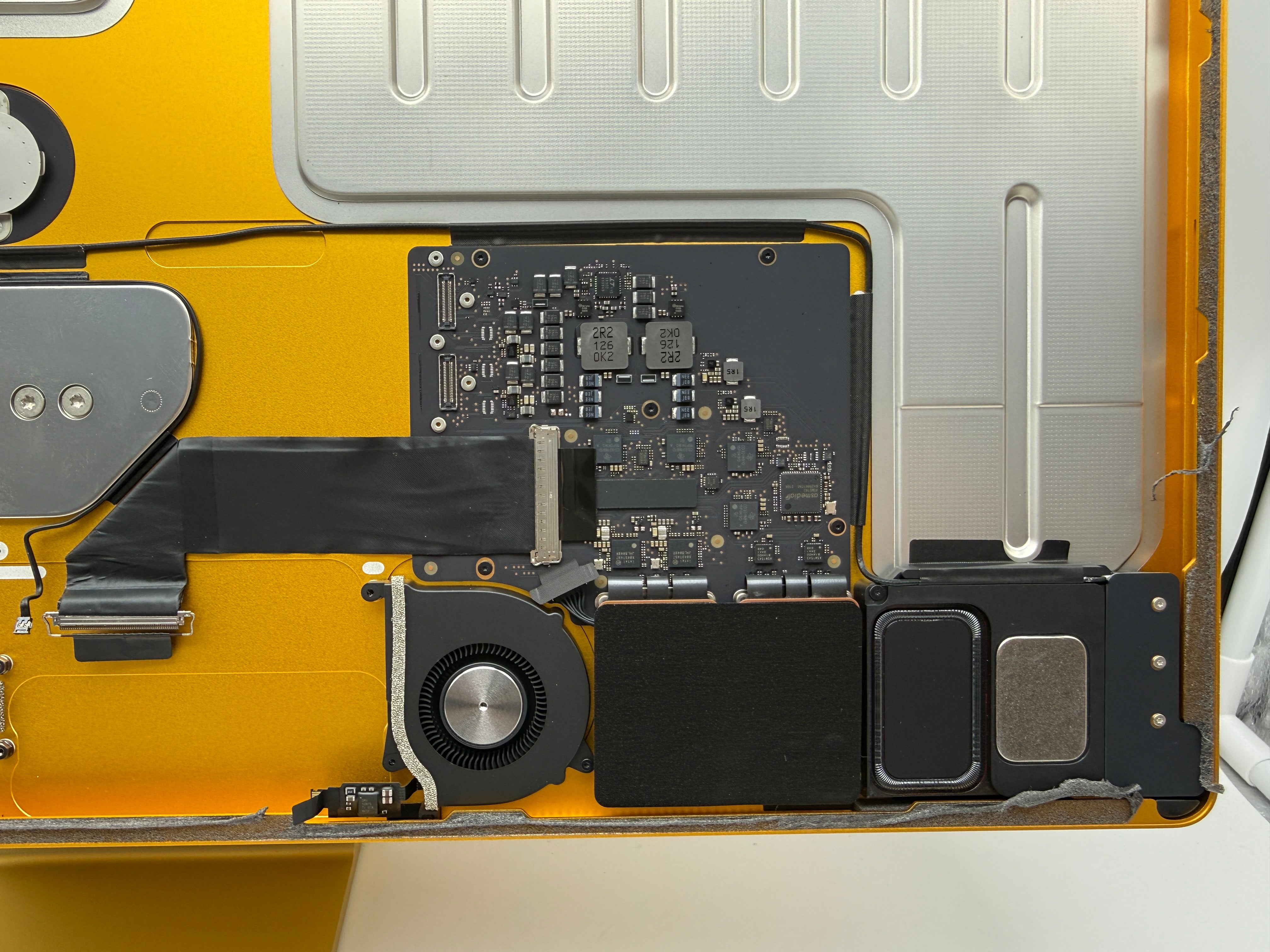 Apple iMac 24" 2021 A2438 Gehäuse Standfuß Lautsprecher Lüfter Gelb #PSG14