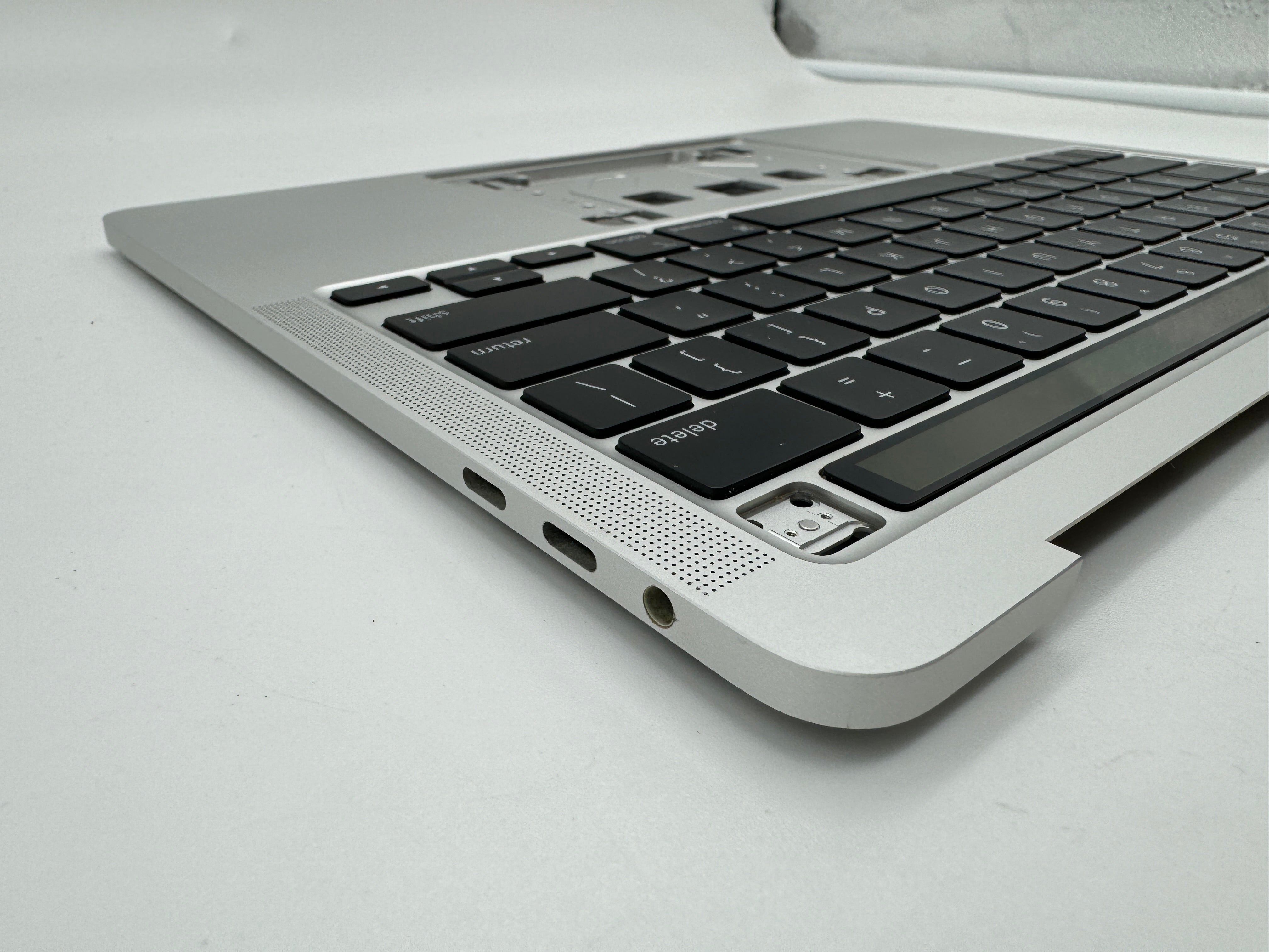 Macbook Pro 13" A2251 2020 Topcase QWERTY Akku Tastatur Silber #T500