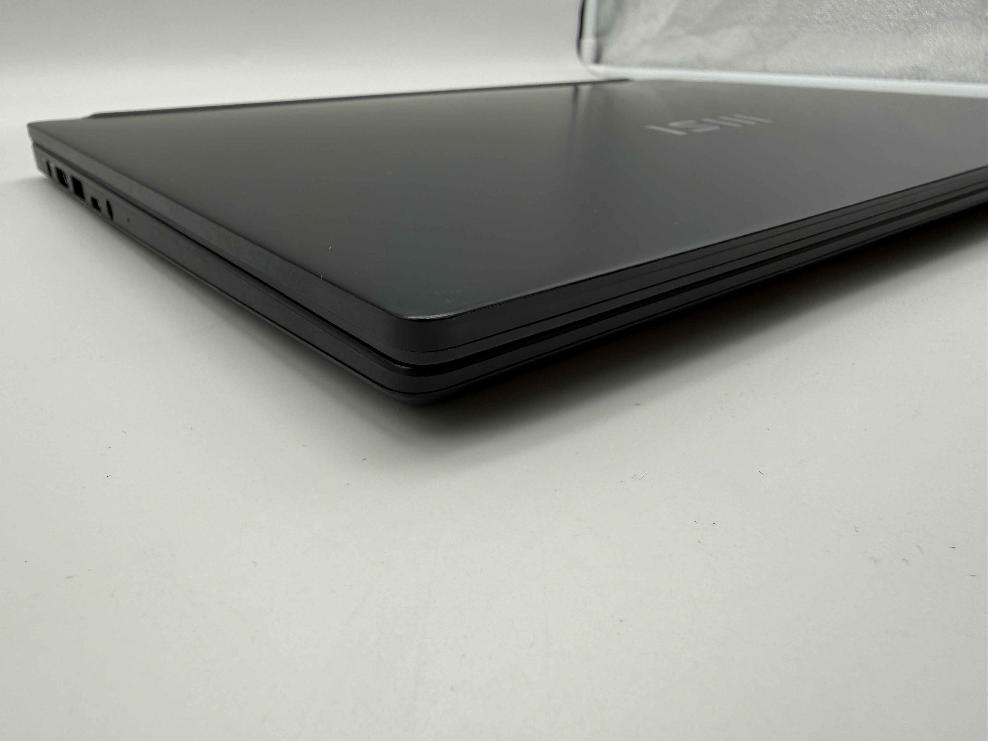 MSI Modern 15 B12MO i5 1235U 1,3 Ghz 16GB 512GB Grau MwSt.