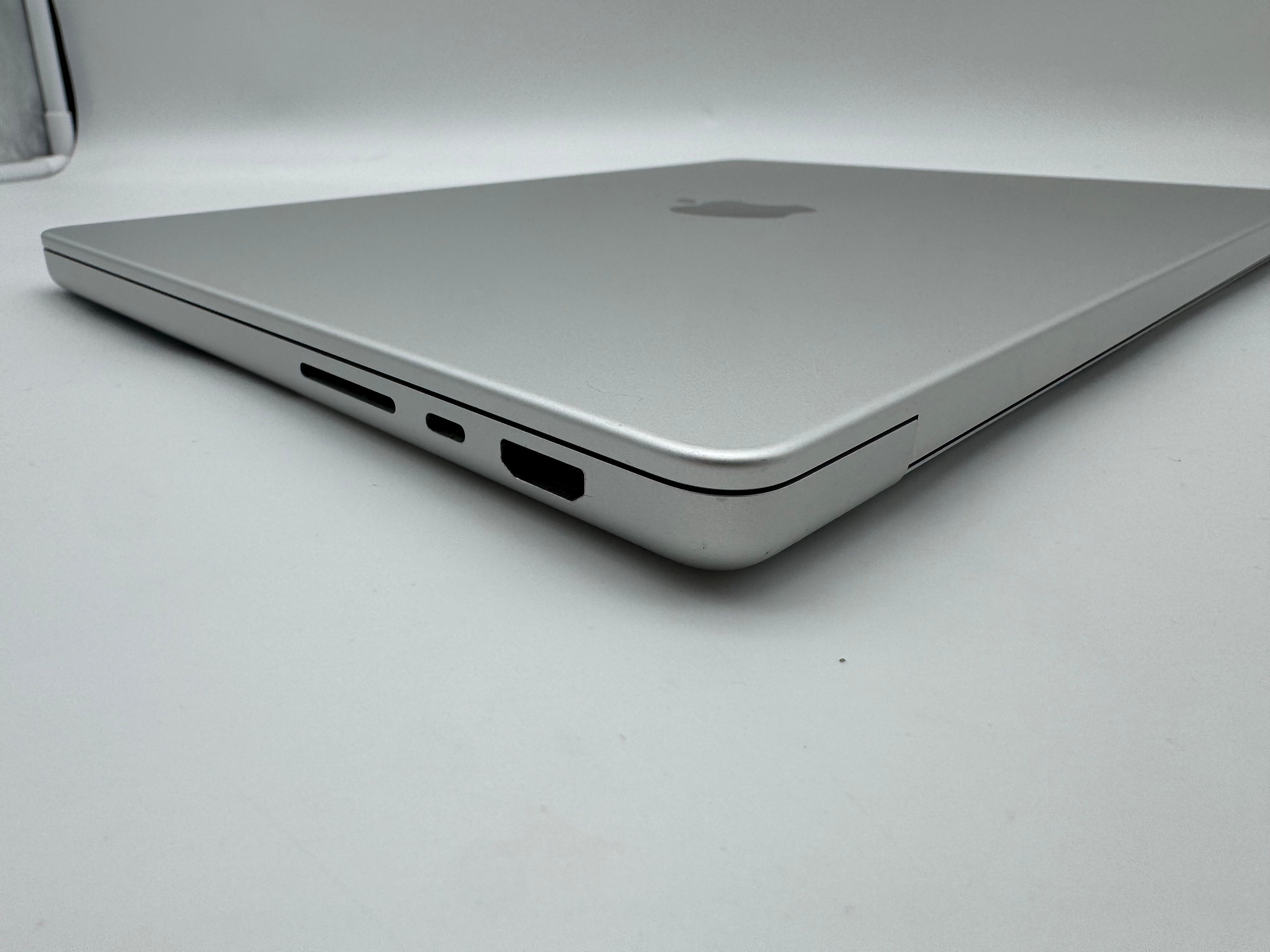 Macbook Pro 14" A2442 2021 M1 8-C 16GB 512GB 14-C Silber MwSt. #PS371