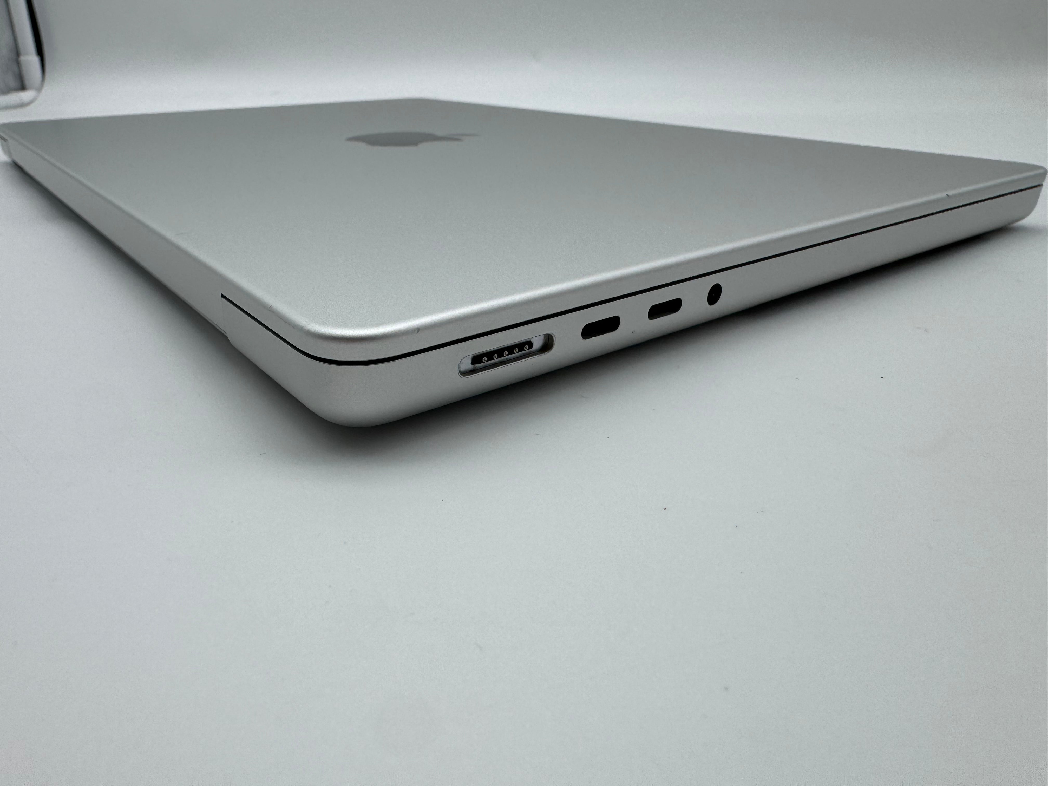 Macbook Pro 14" A2442 2021 M1 8-C 16GB 512GB 14-C Silber MwSt. #PS371