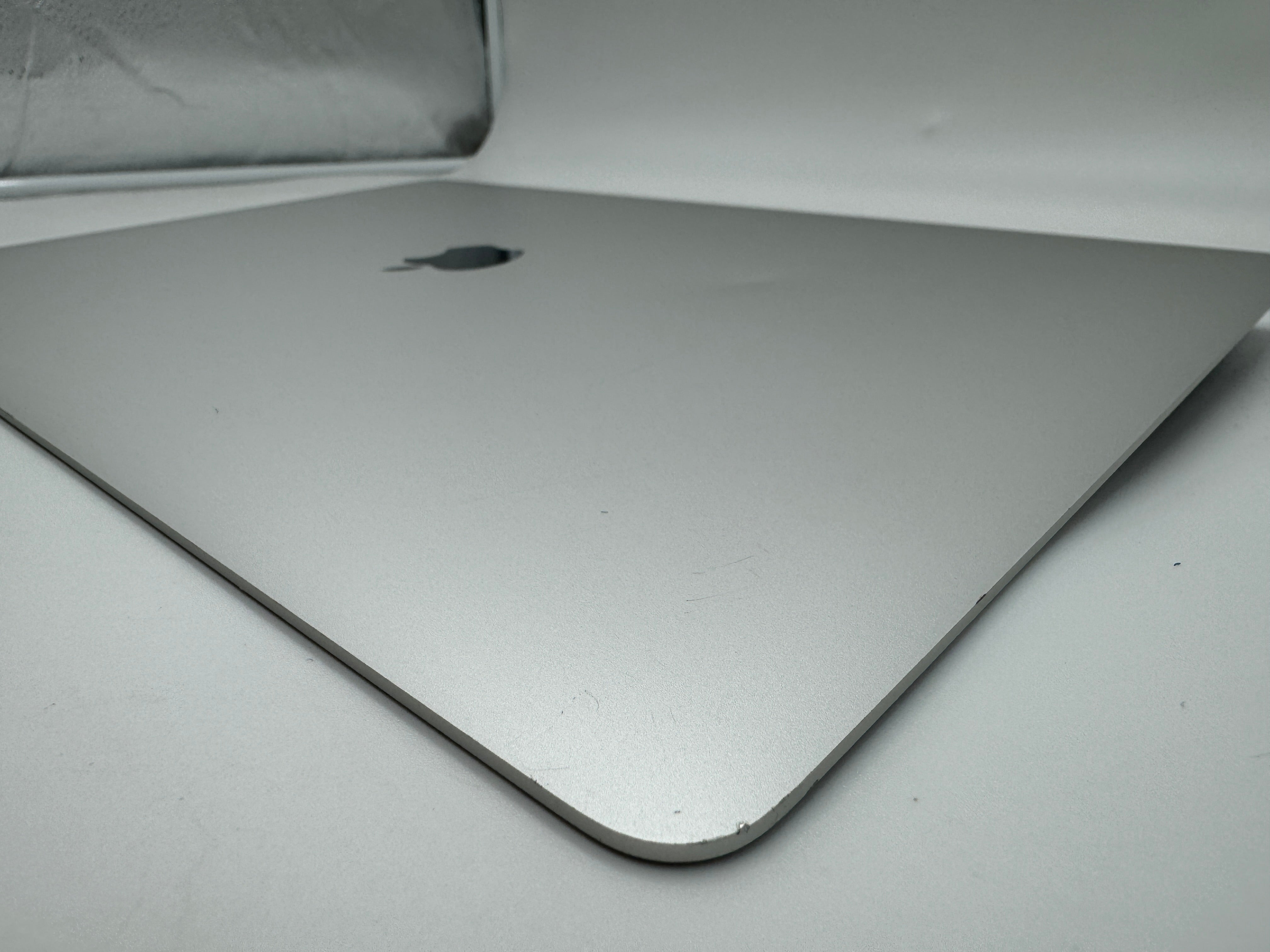 Macbook Pro 16" 2019 A2141 Display Bildschirm Silber #D558