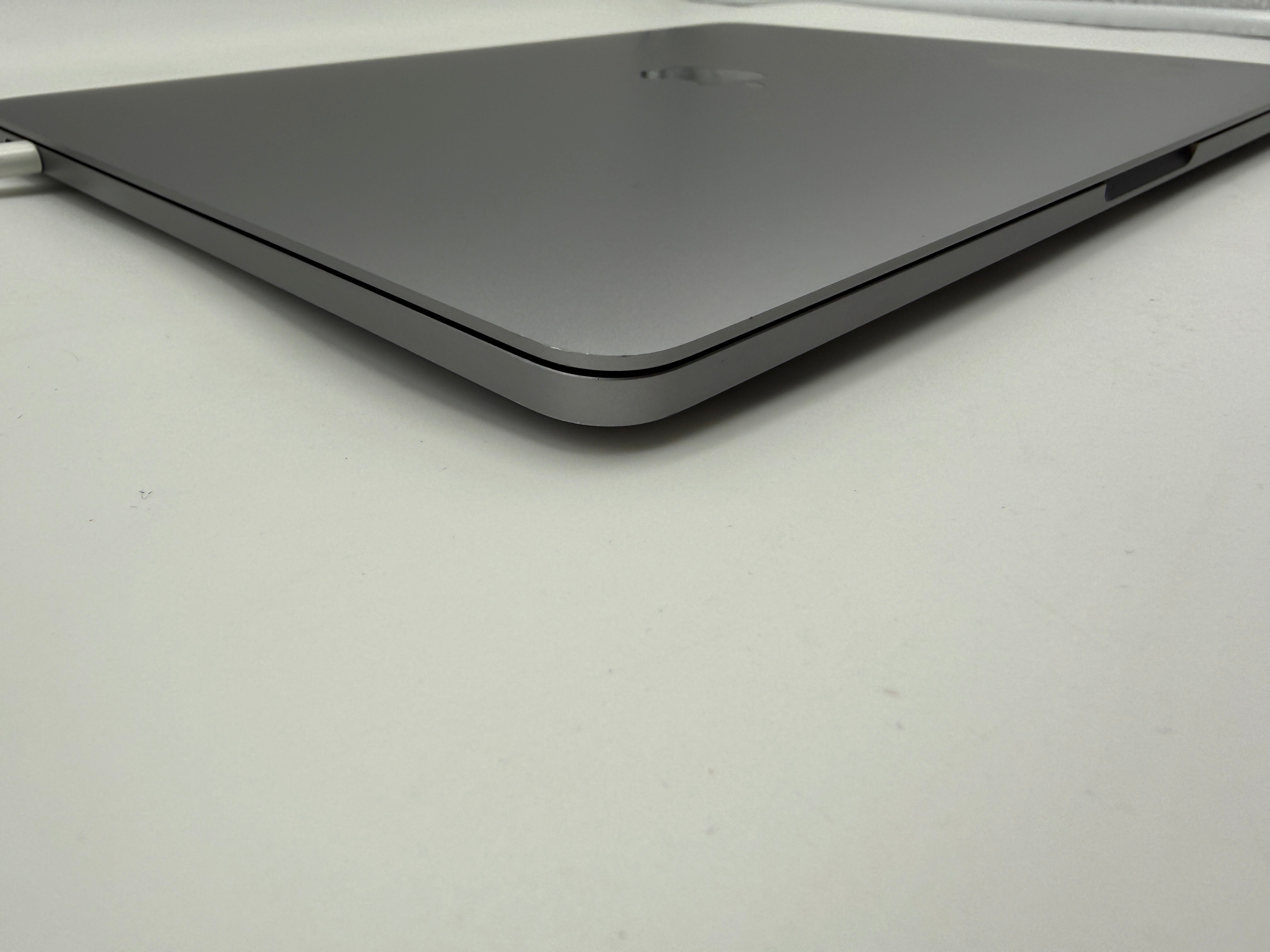 Macbook Pro 13" A2338 M1 16GB 512GB 2020 Spacegrau MwSt. #PS421