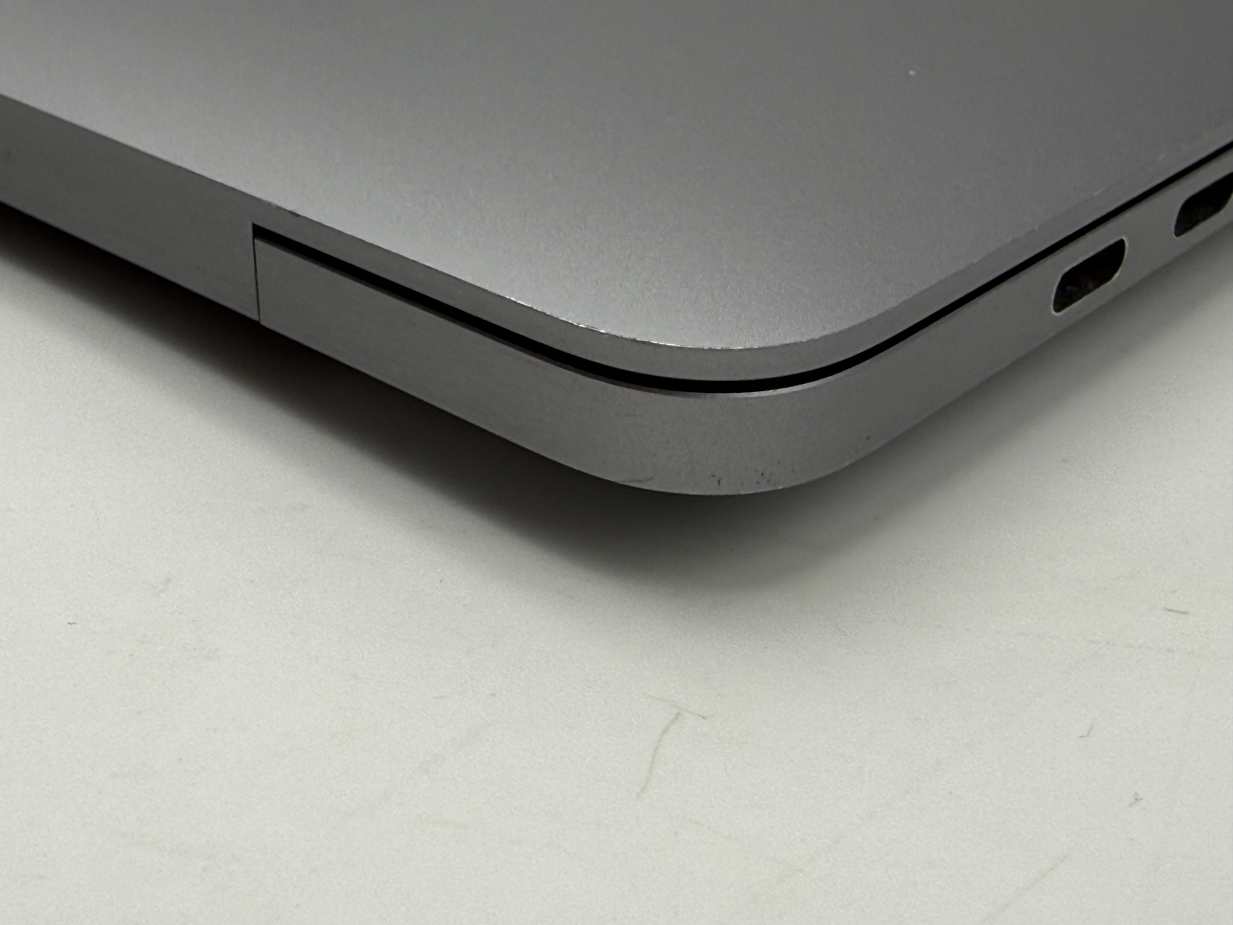 Macbook Pro 13" A2338 M1 16GB 512GB 2020 Spacegrau Grau MwSt. #PS426