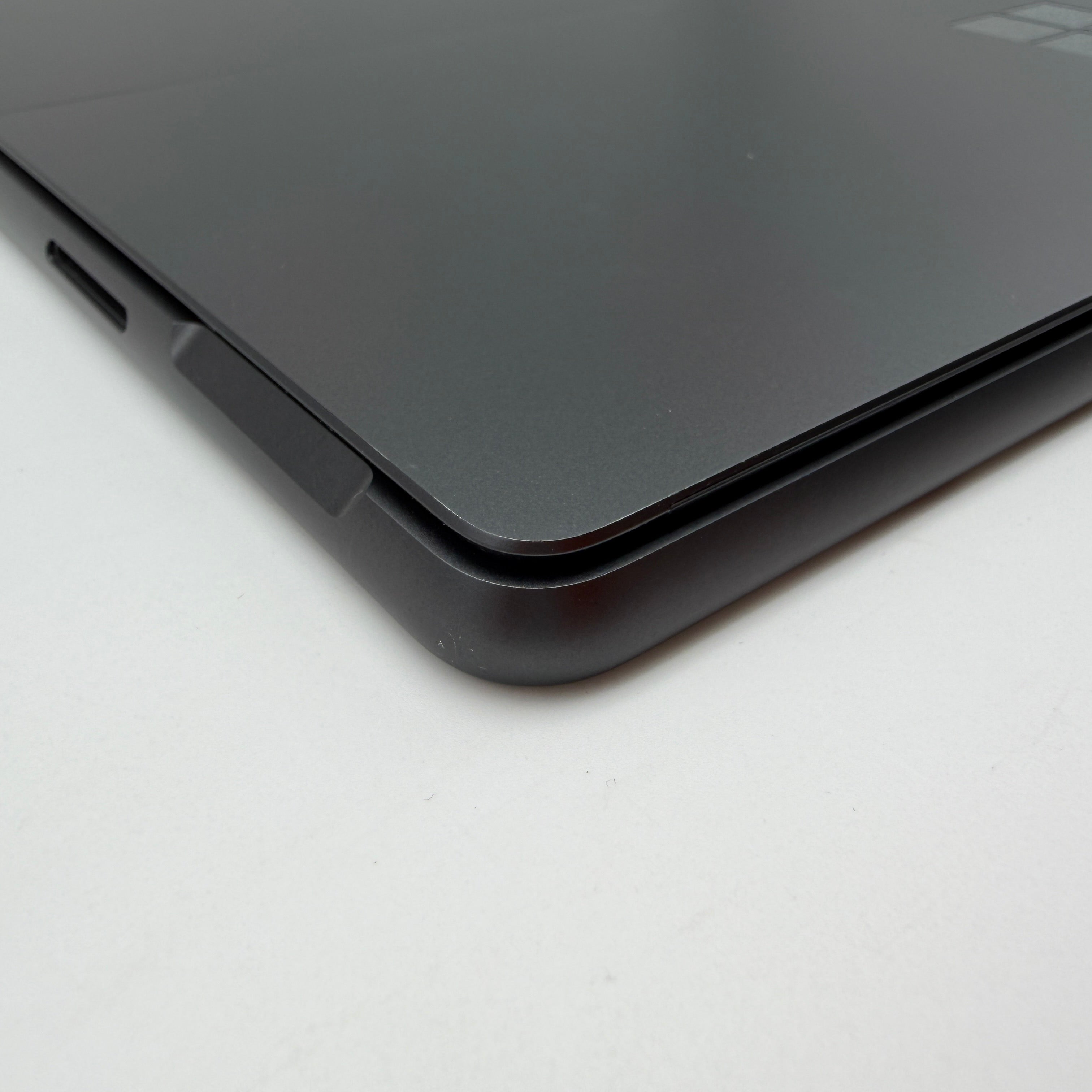 Microsoft Surface Pro 8 Tablet 1983 i5-1135G7 2,4GHz 8GB 256GB MwSt. Schwarz #PSW148