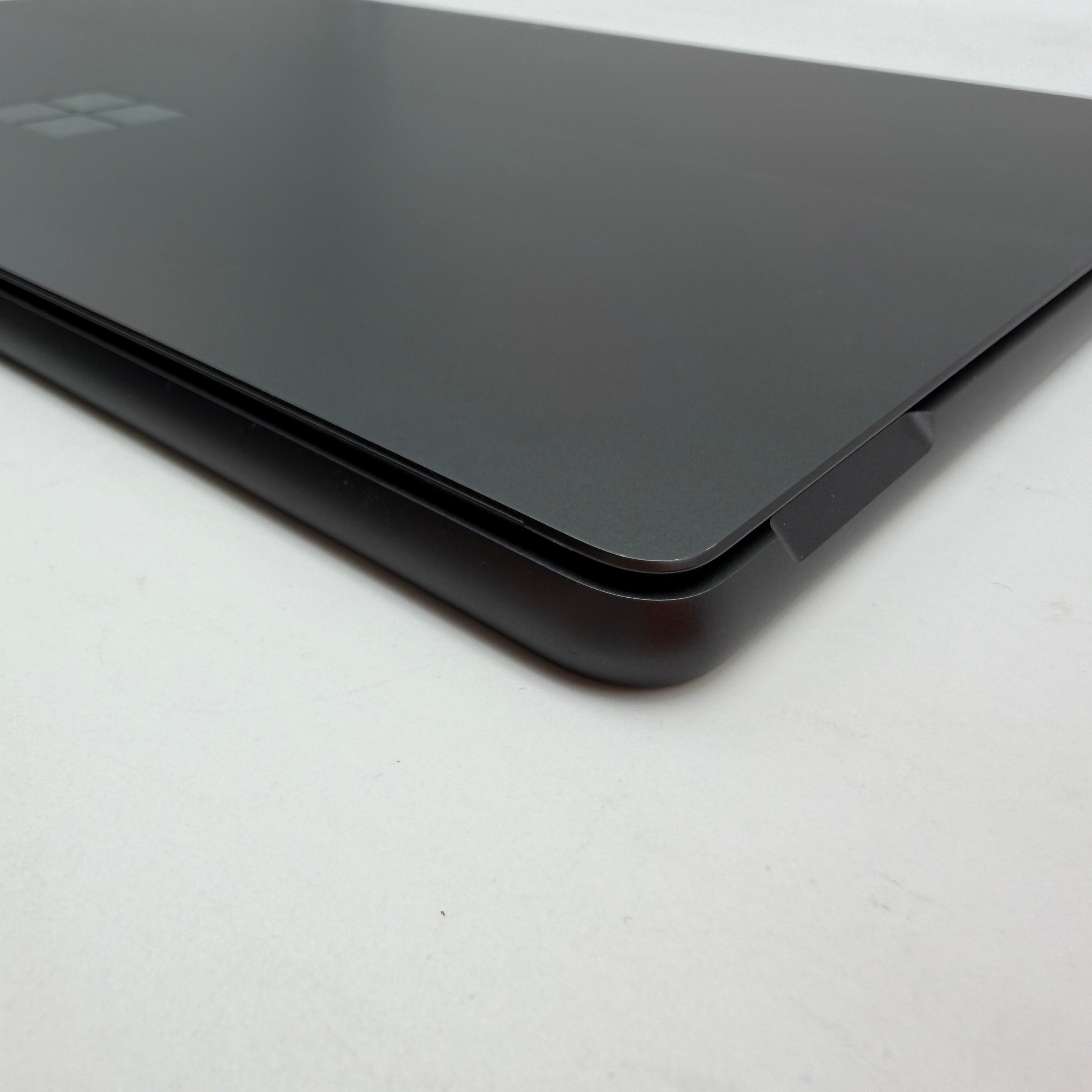 Microsoft Surface Pro 8 Tablet 1983 i5-1135G7 2,4GHz 8GB 256GB MwSt. Schwarz #PSW148