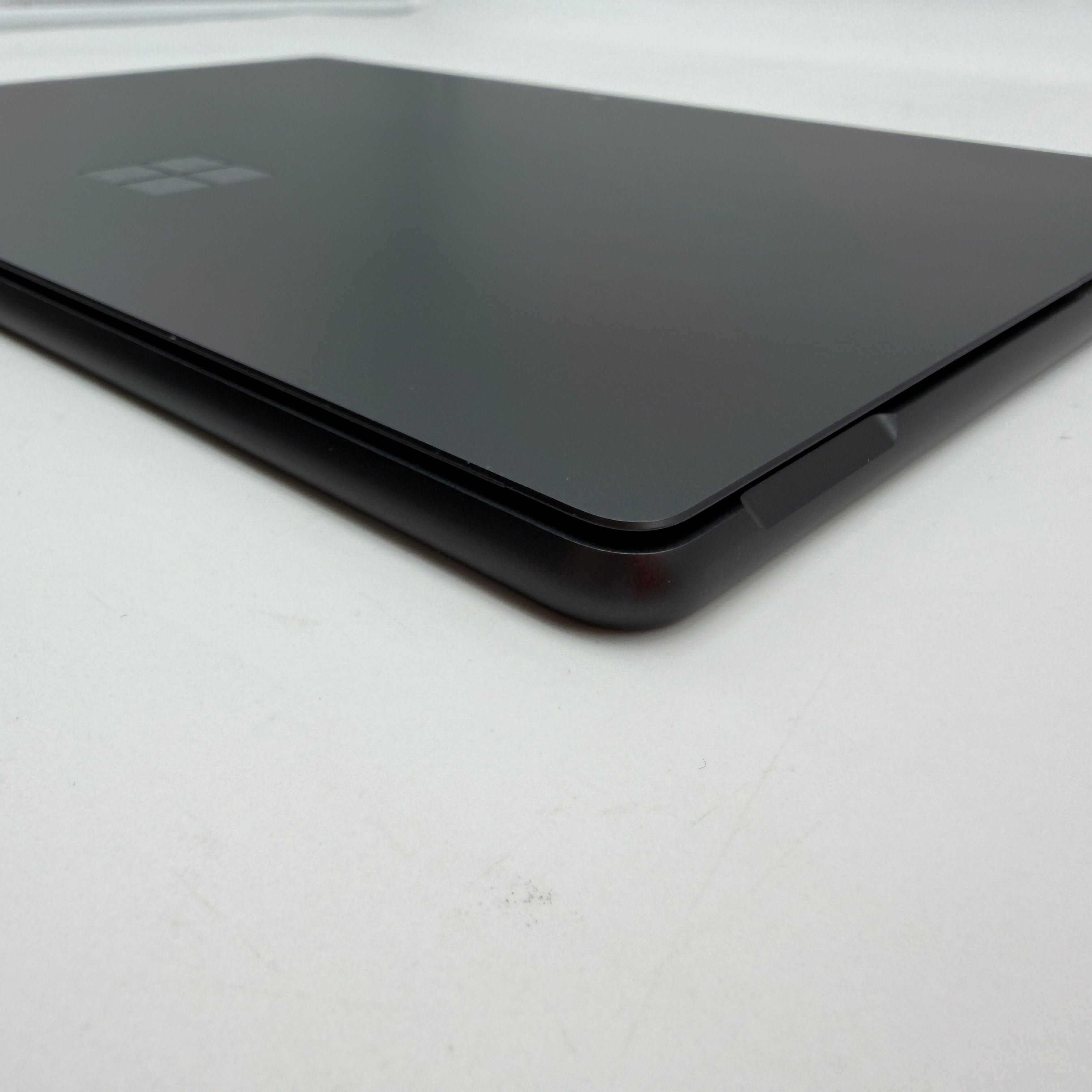 Microsoft Surface Pro 9 13 Zoll i5-1235U 2,5GHz 8GB 1TB MwSt. Schwarz #PSW152