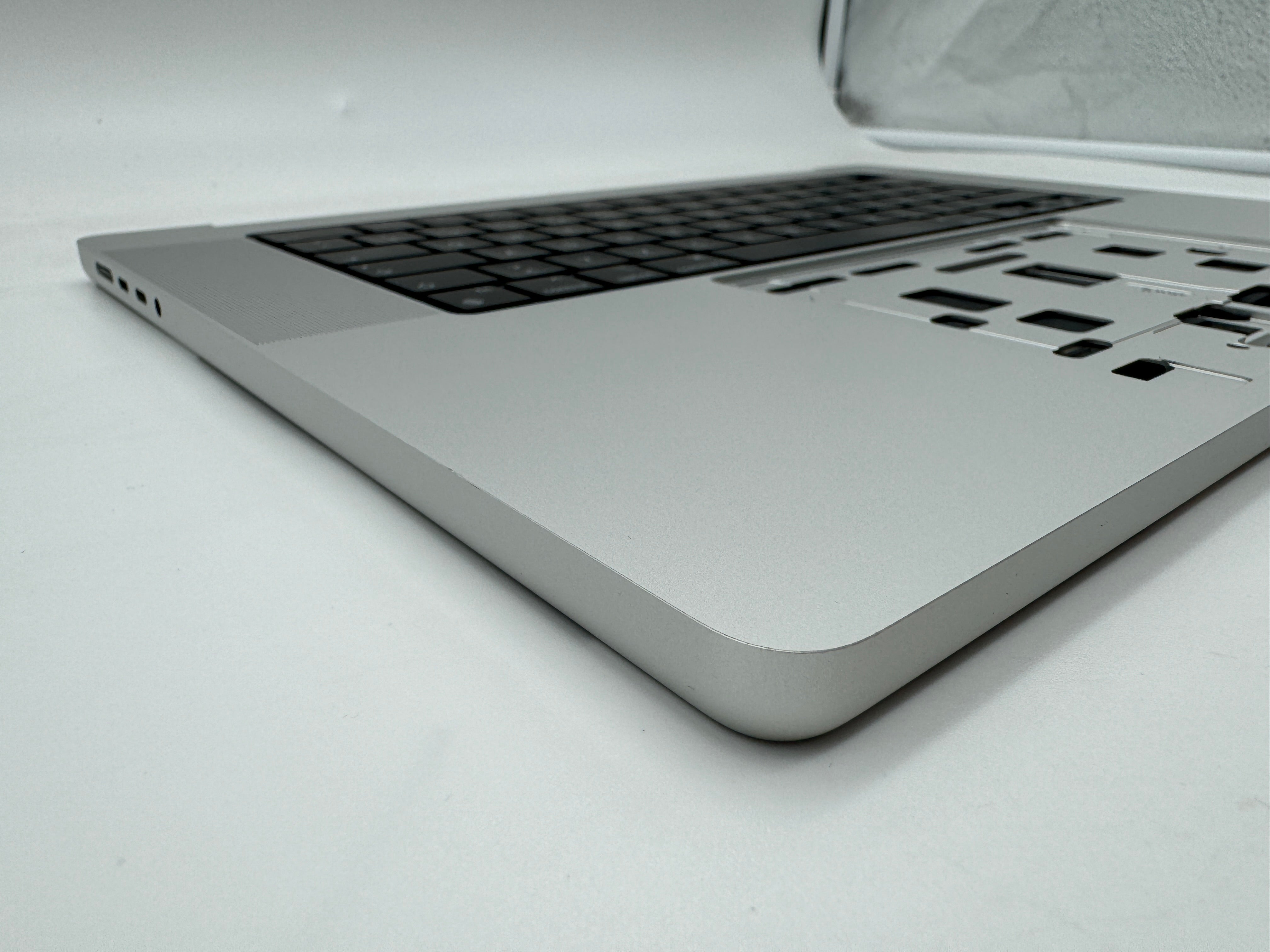 Macbook Pro 16" 2021 A2485 Topcase QWERTZ Tastatur Silber #T543