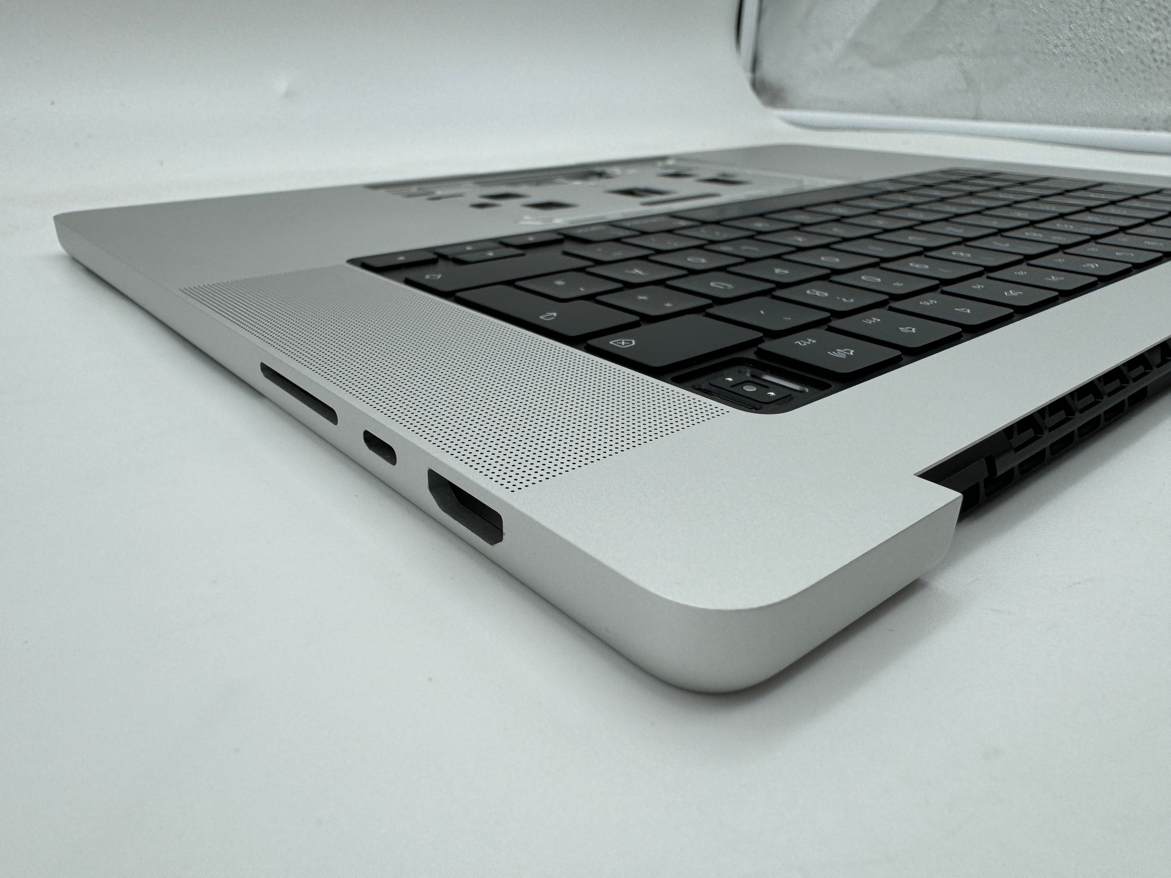 Macbook Pro 16" 2021 A2485 Topcase QWERTZ Tastatur Silber #T543