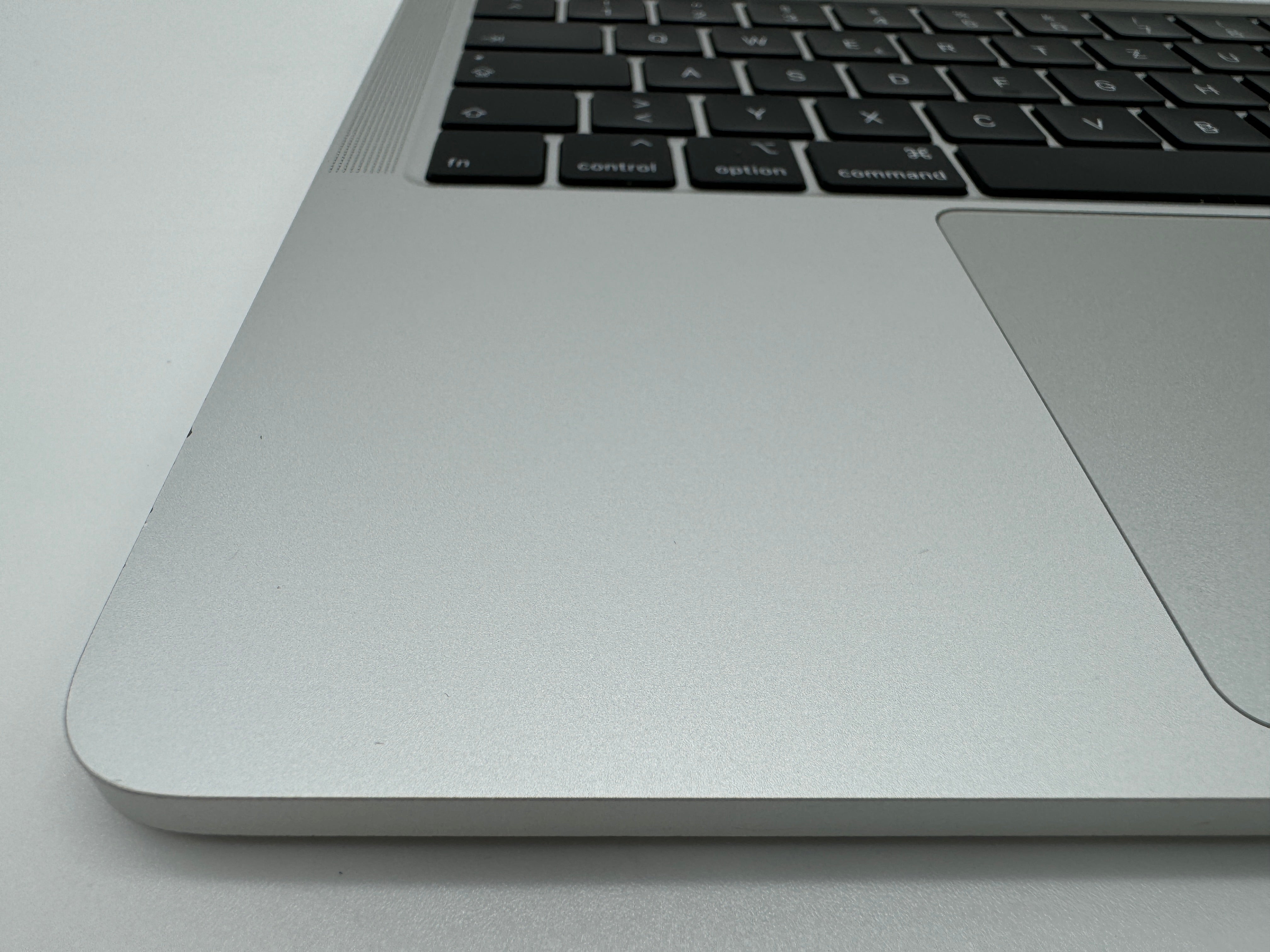 Macbook Pro 13" A2251 2020 Akku Topcase Tastatur Trackpad Silber #T570