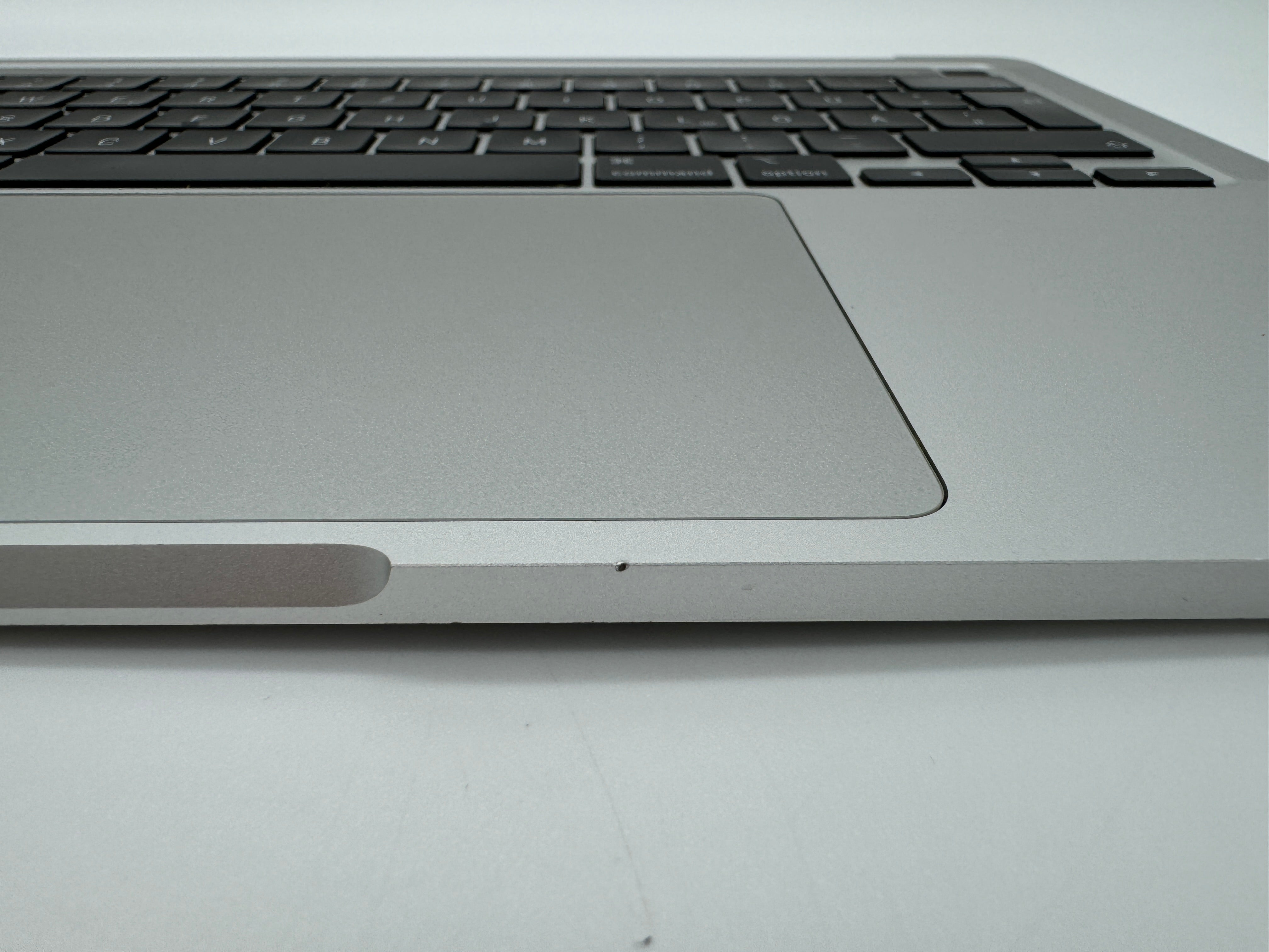 Macbook Pro 13" A2251 2020 Akku Topcase Tastatur Trackpad Silber #T570