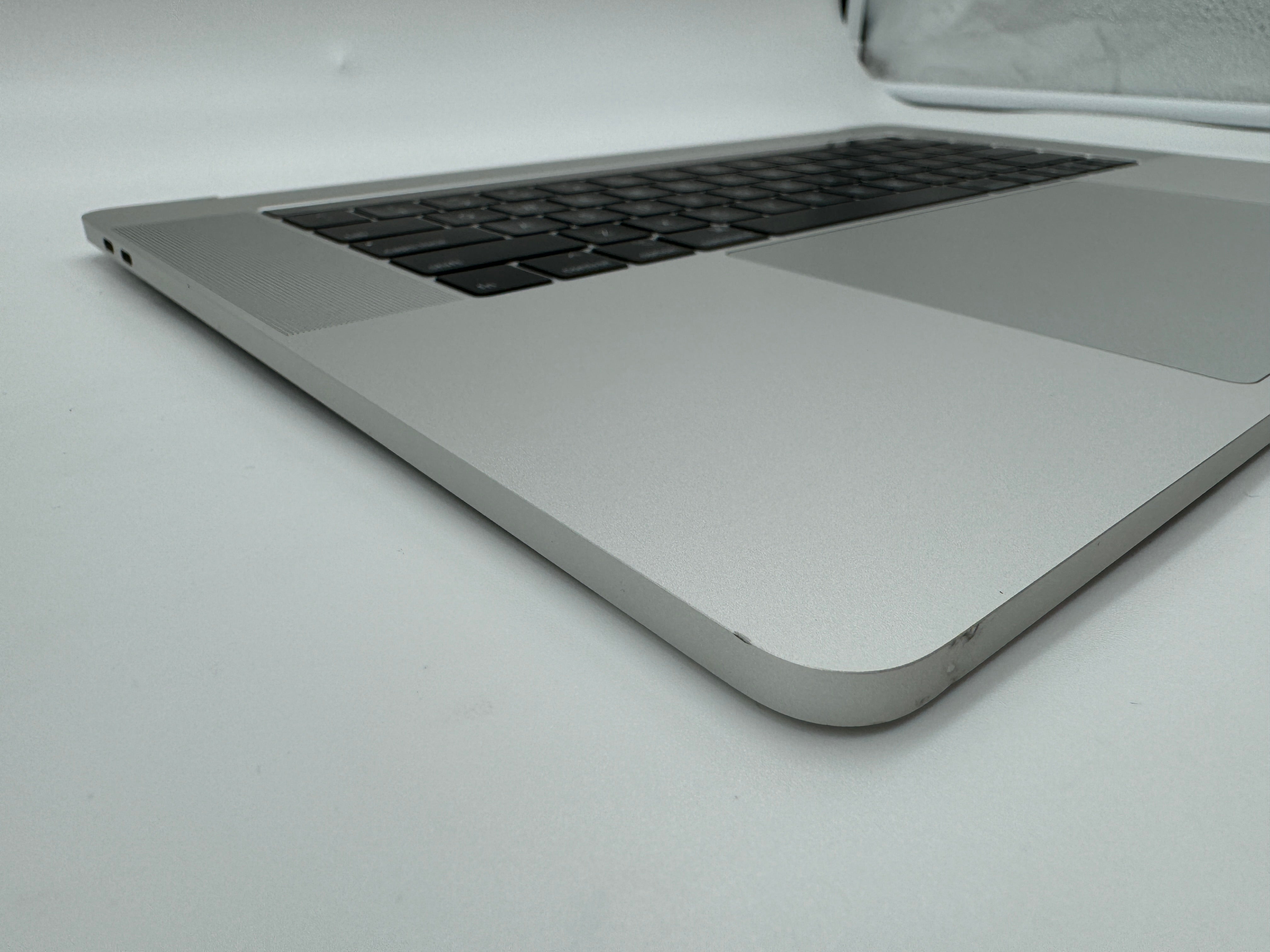 Macbook Pro 15" 2018 2019 A1990 Topcase Trackpad Tastatur Silber #T573