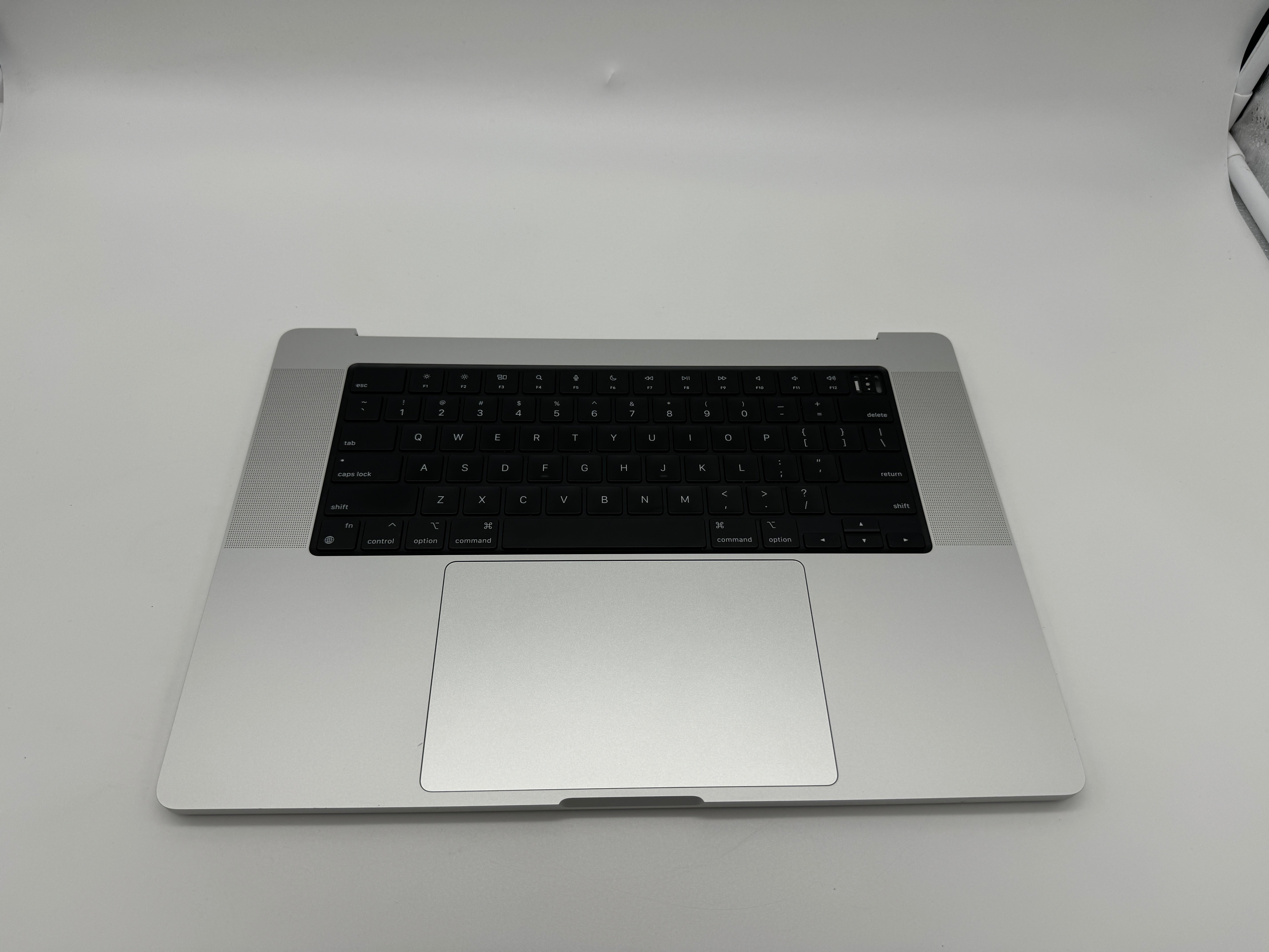 Macbook Pro 16" 2021 A2485 Topcase QWERTY Trackpad Tastatur Silber #T575