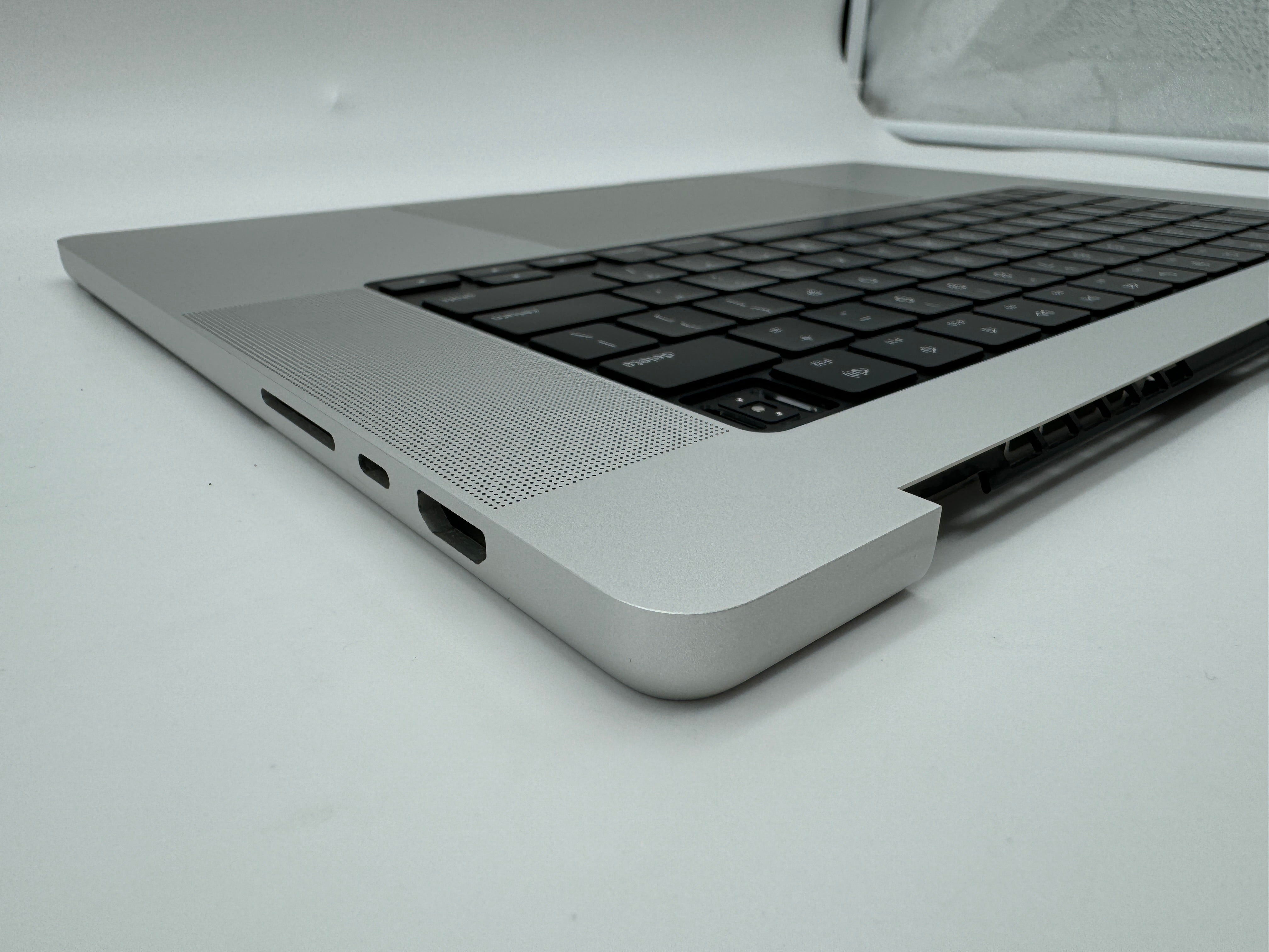 Macbook Pro 16" 2021 A2485 Topcase QWERTY Trackpad Tastatur Silber #T575