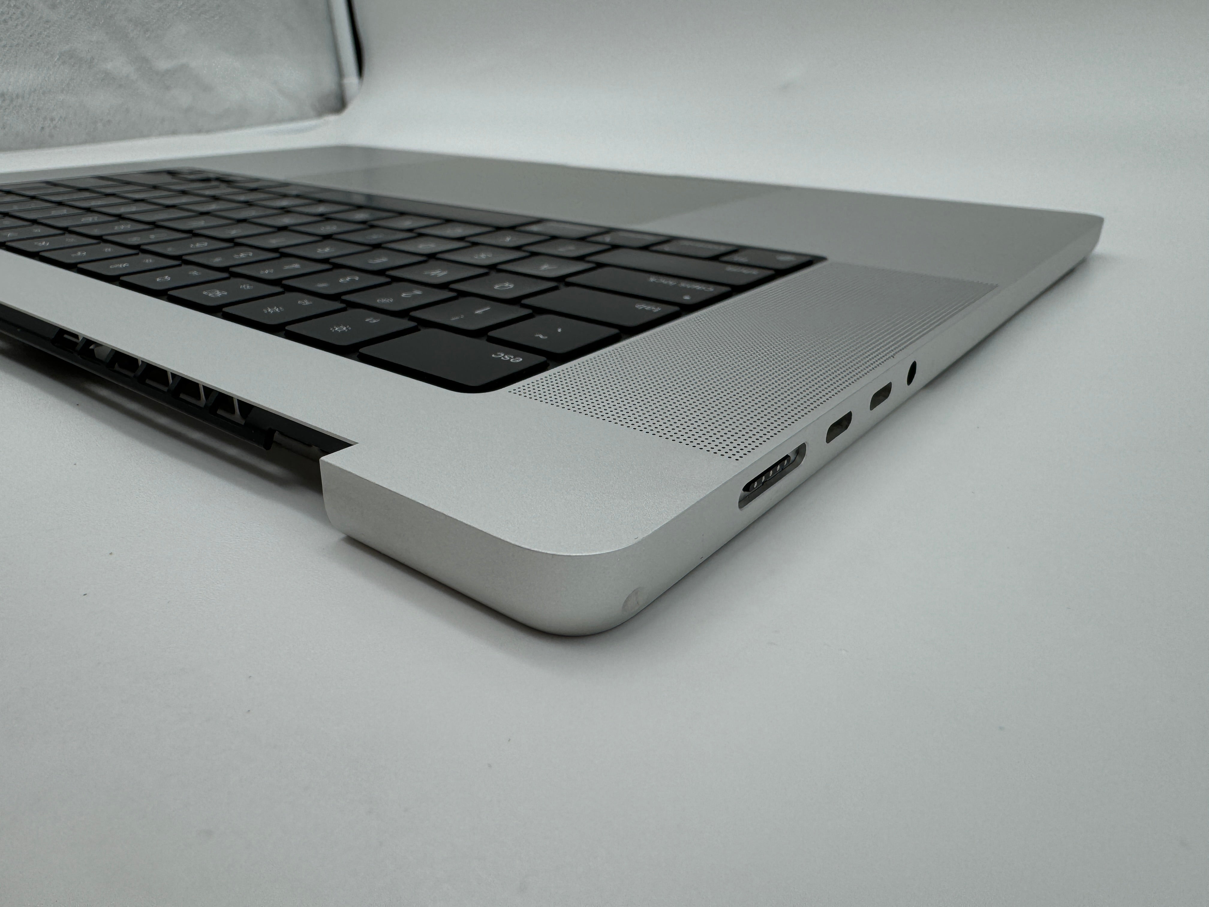 Macbook Pro 16" 2021 A2485 Topcase QWERTY Trackpad Tastatur Silber #T575