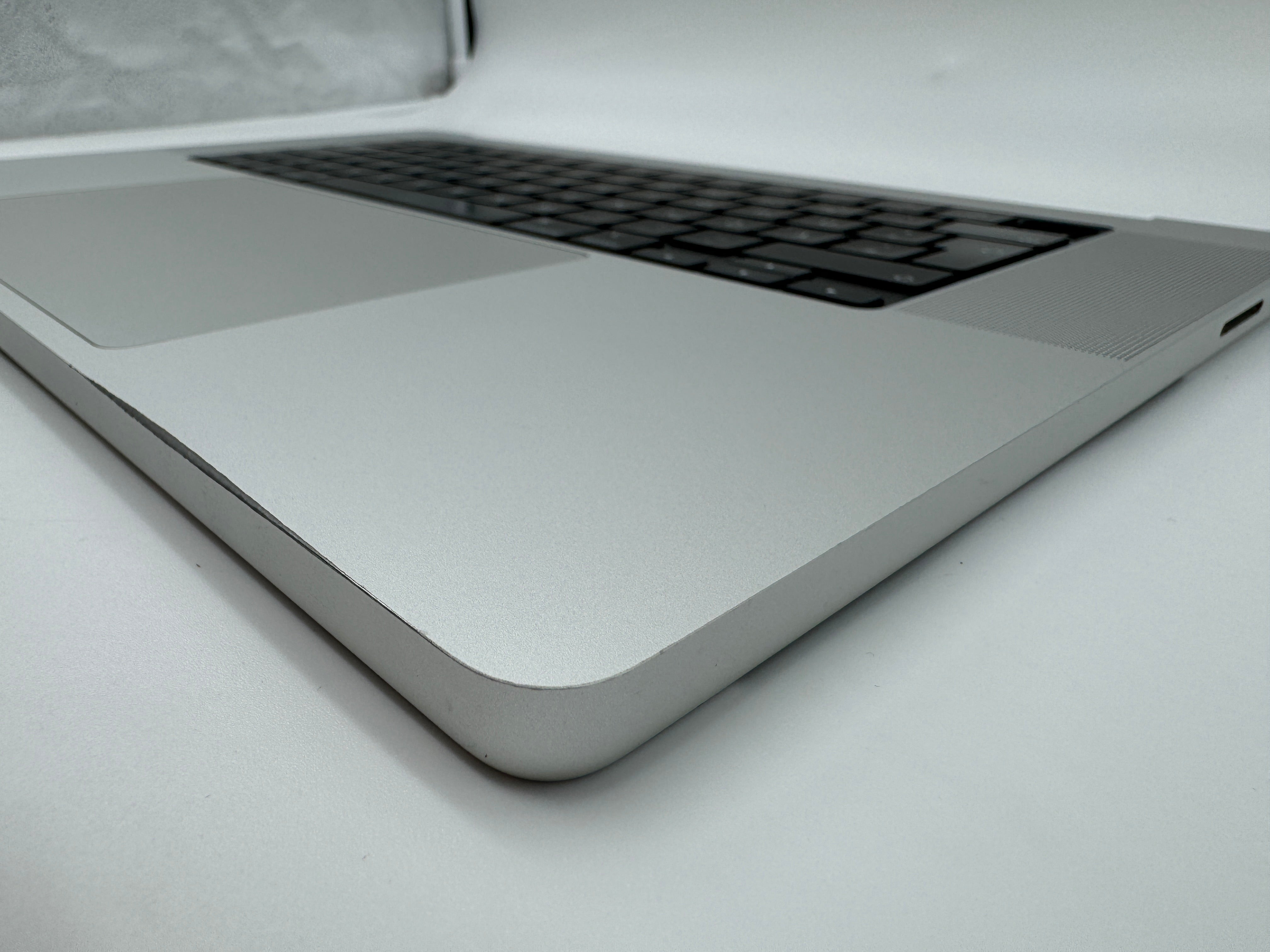 Macbook Pro 16" 2021 A2485 Topcase QWERTZ Tastatur Trackpad Silber #T578