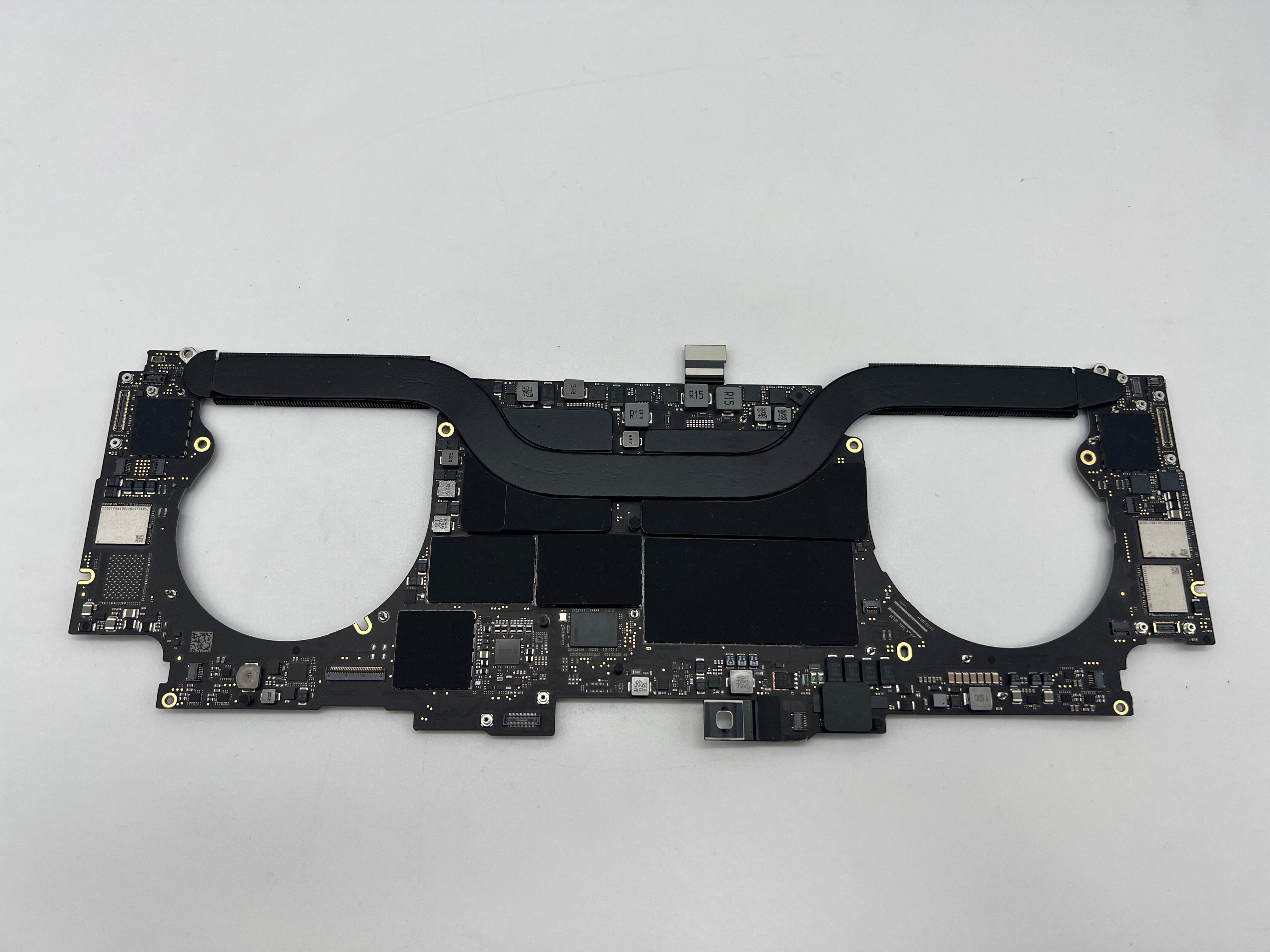 MacBook Pro 16" 2019 A2141 2,6 GHz 16 GB i7 Logicboard Mainboard 820-01700 #M132