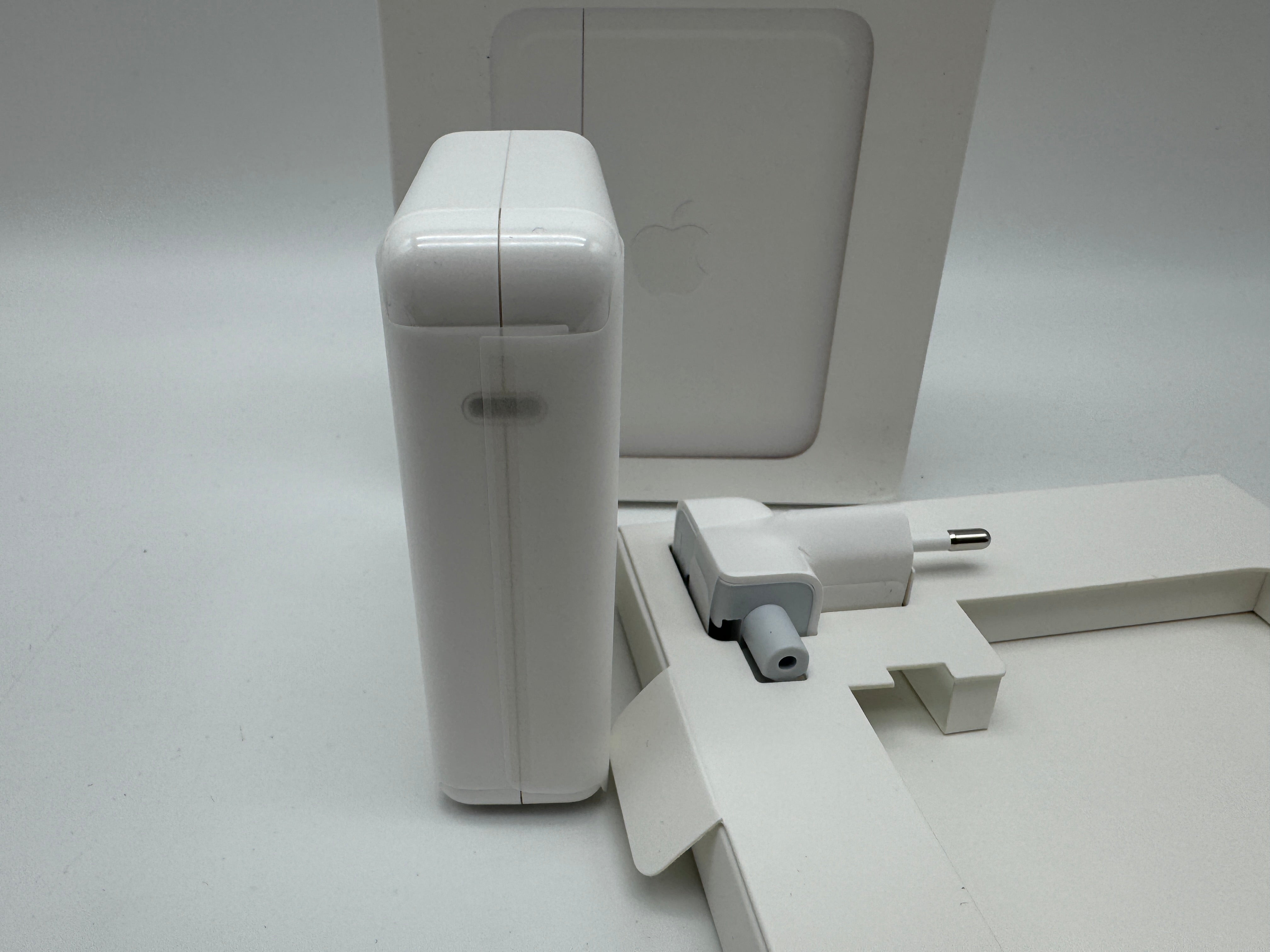Apple Original 140W USB-C Power Netzteil-Adapter, Weiß A2452