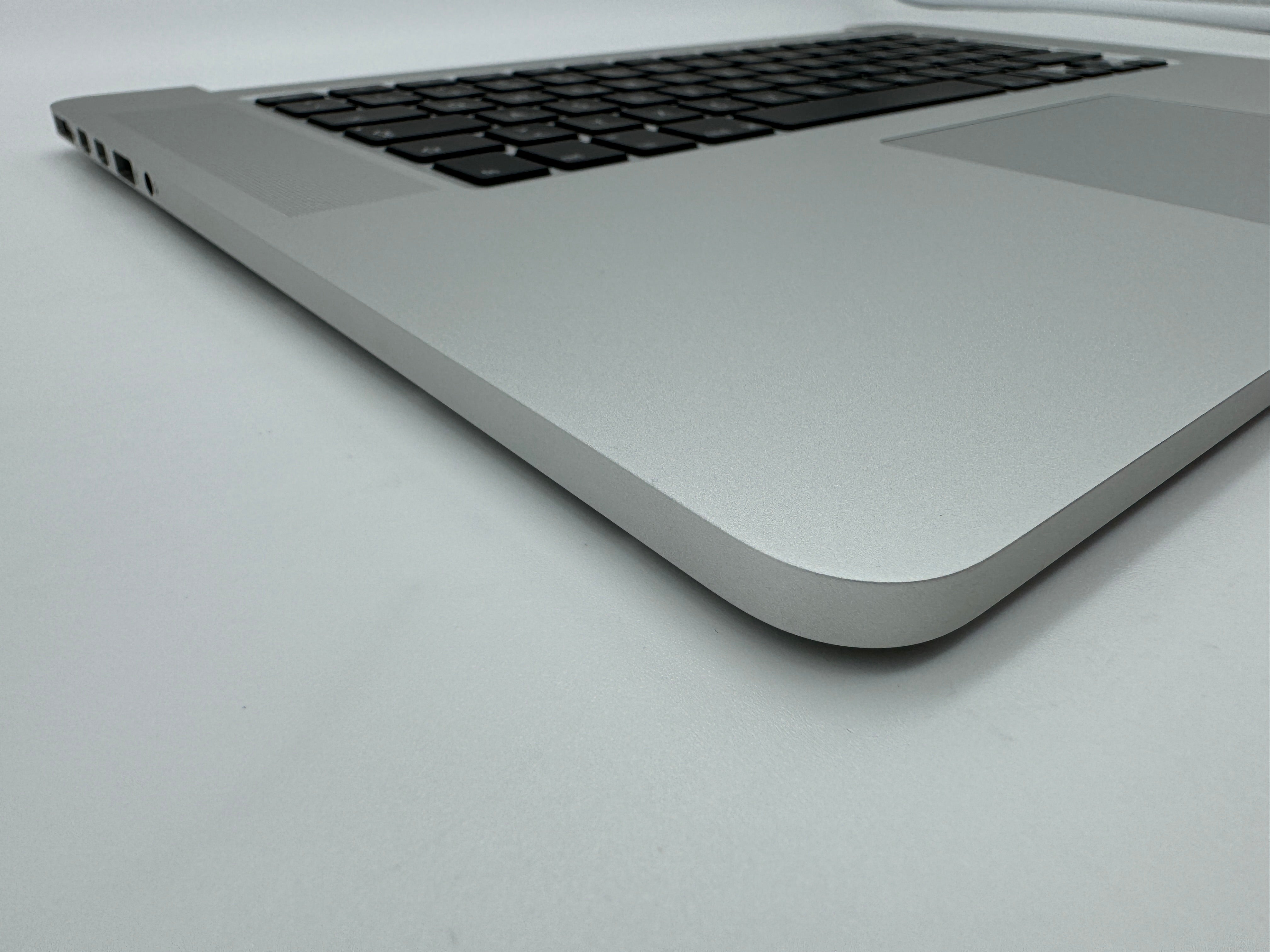 Macbook Pro 15" A1398 2015 Topcase Akku Trackpad Tastatur QWERTZ #T578