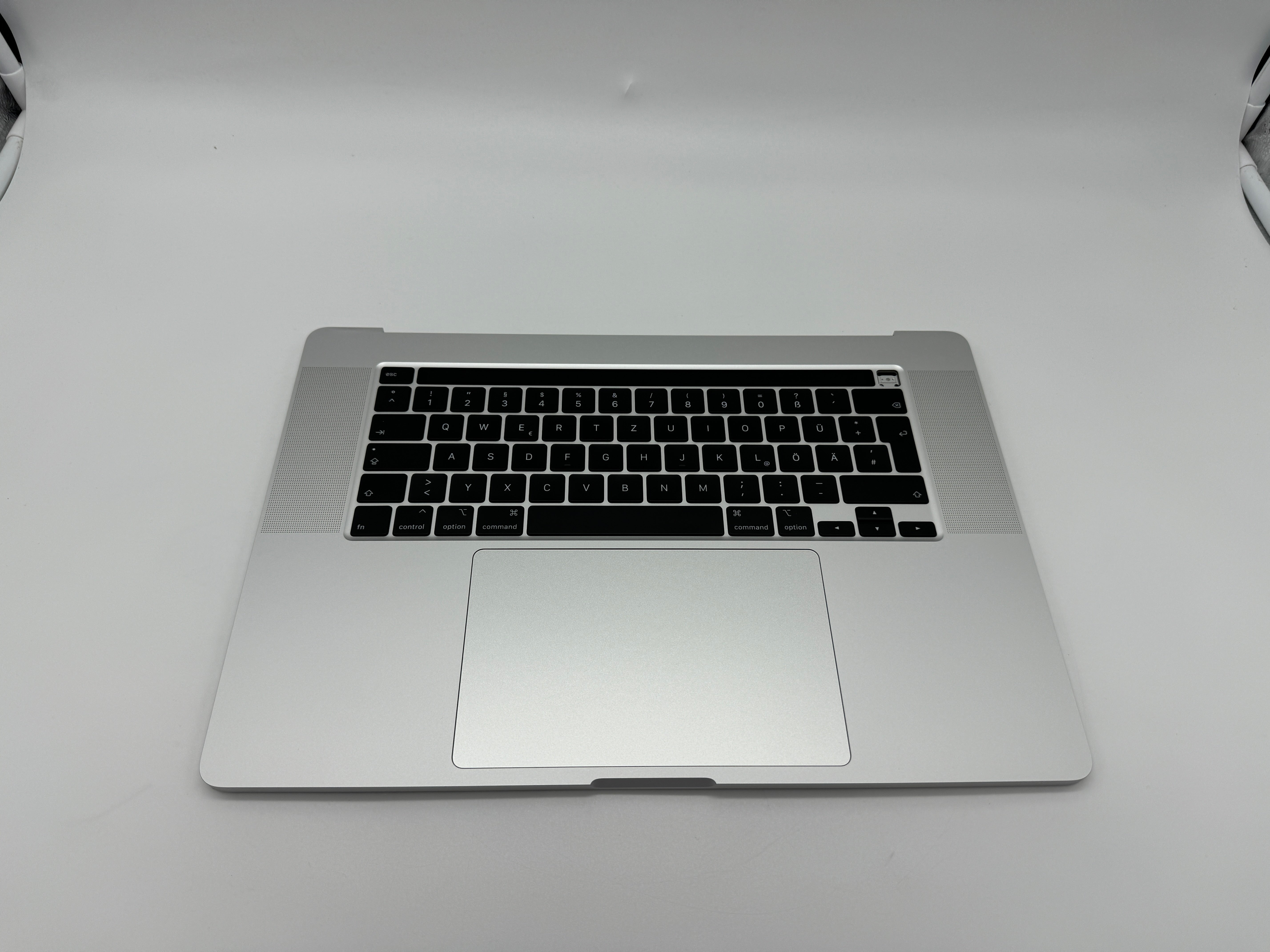 MacBook Pro 16" 2019 A2141 Silber Akku Topcase Tastatur QWERTZ #T579