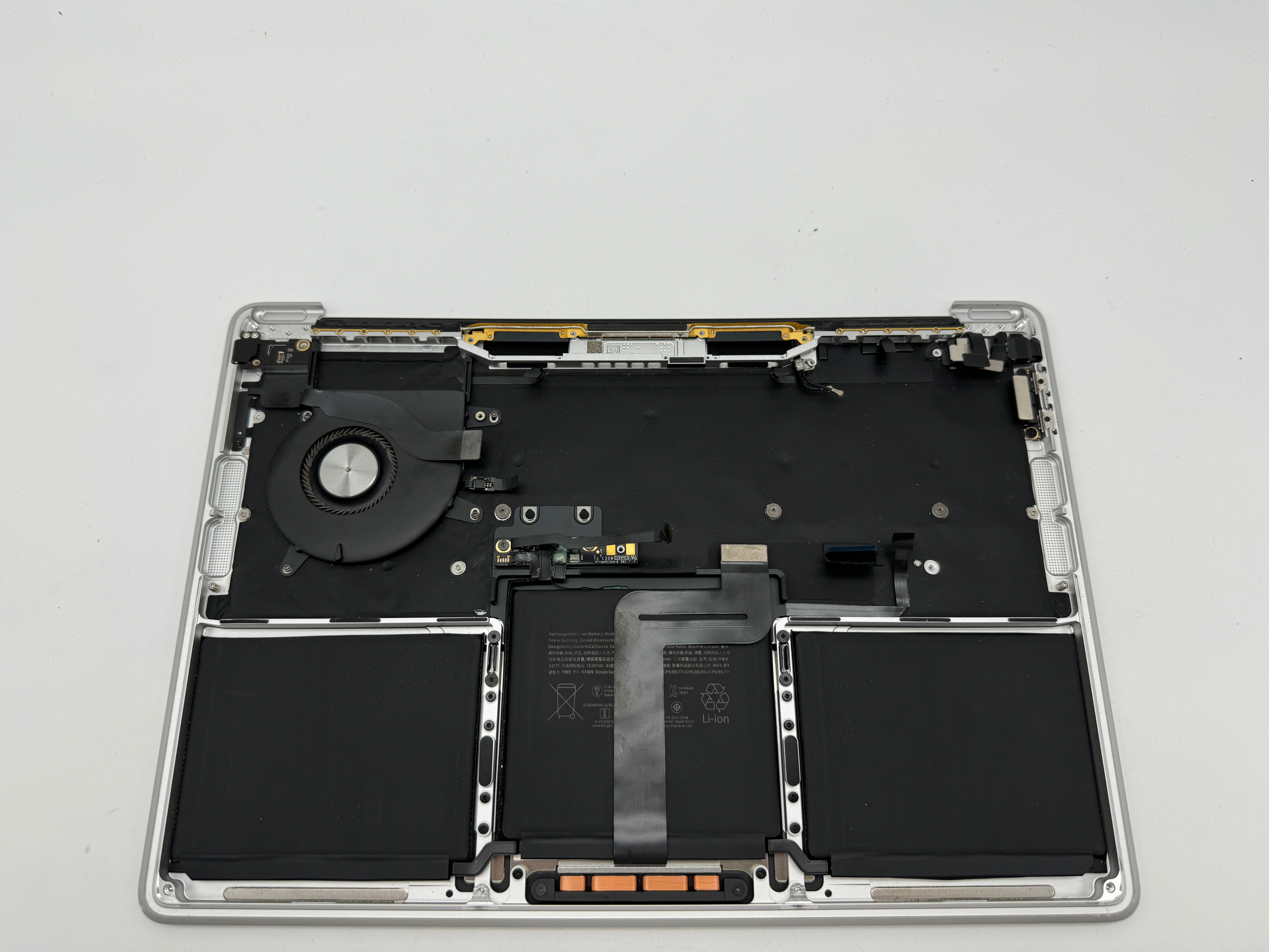 Macbook Pro 13" A2289 2020 Topcase Tastatur Trackpad Silber Akku #T613