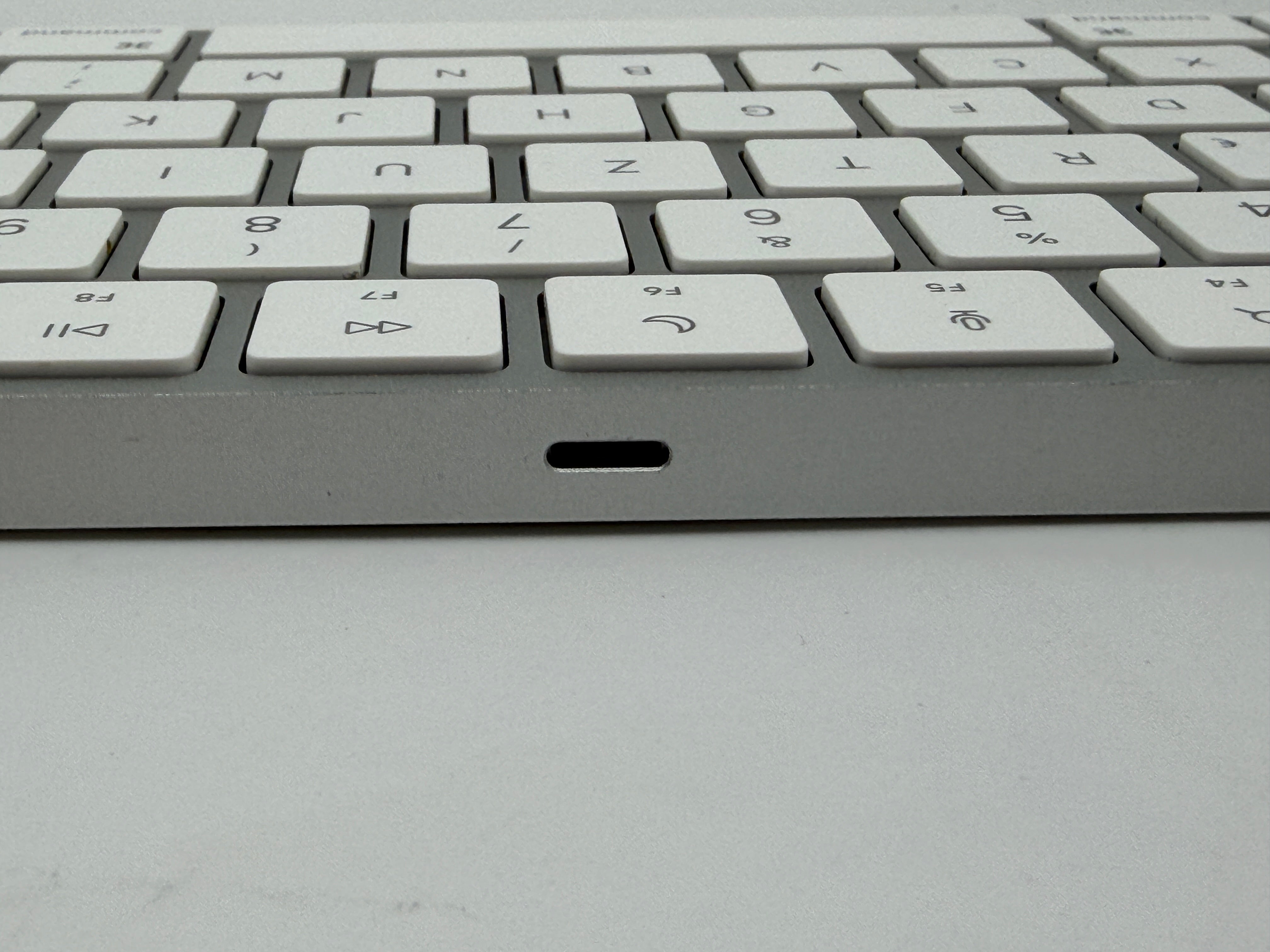 Magic Keyboard (2021) - QWERTZ - Deutsch - Lightning - A2450