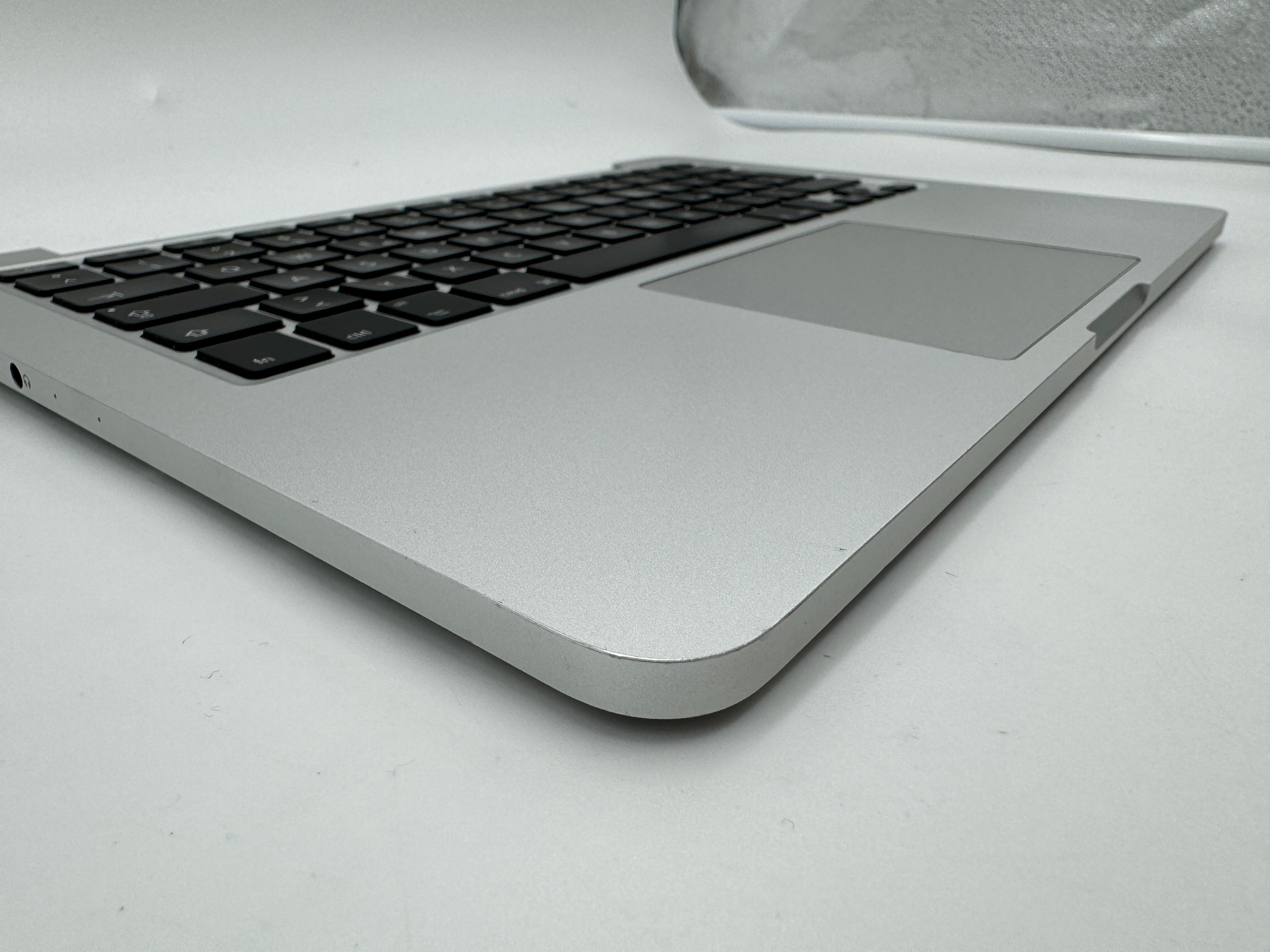 MacBook Pro 13 Zoll 2015 A1502 Topcase Trackpad Silber QWERTZ #T85