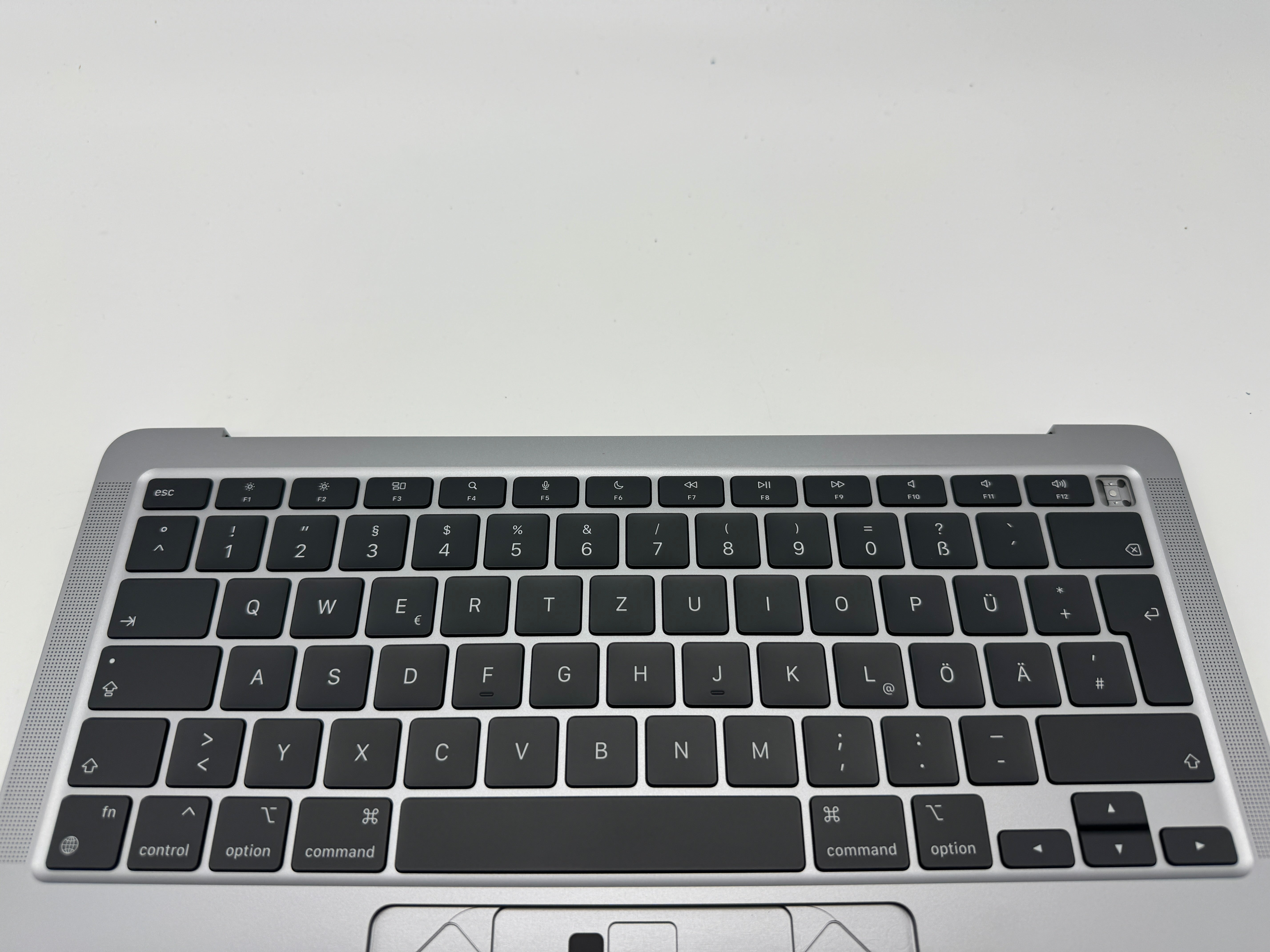 MacBook Air 13" 2020 A2337 Topcase Tastatur Akku QWERTZ Spacegrau Grau