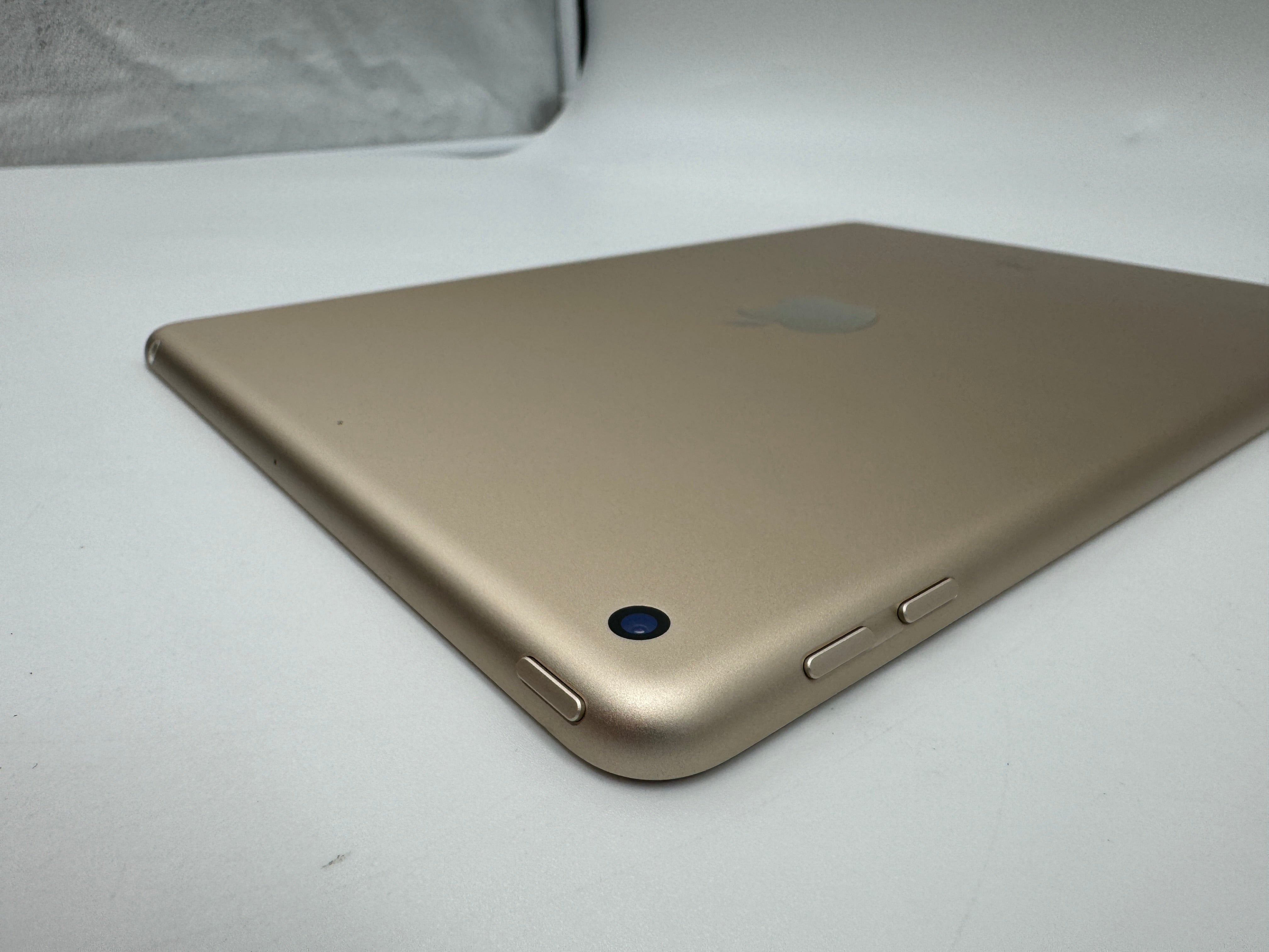 Apple iPad 5th Gen WiFi A1822 Backcover Gehäuse Gold