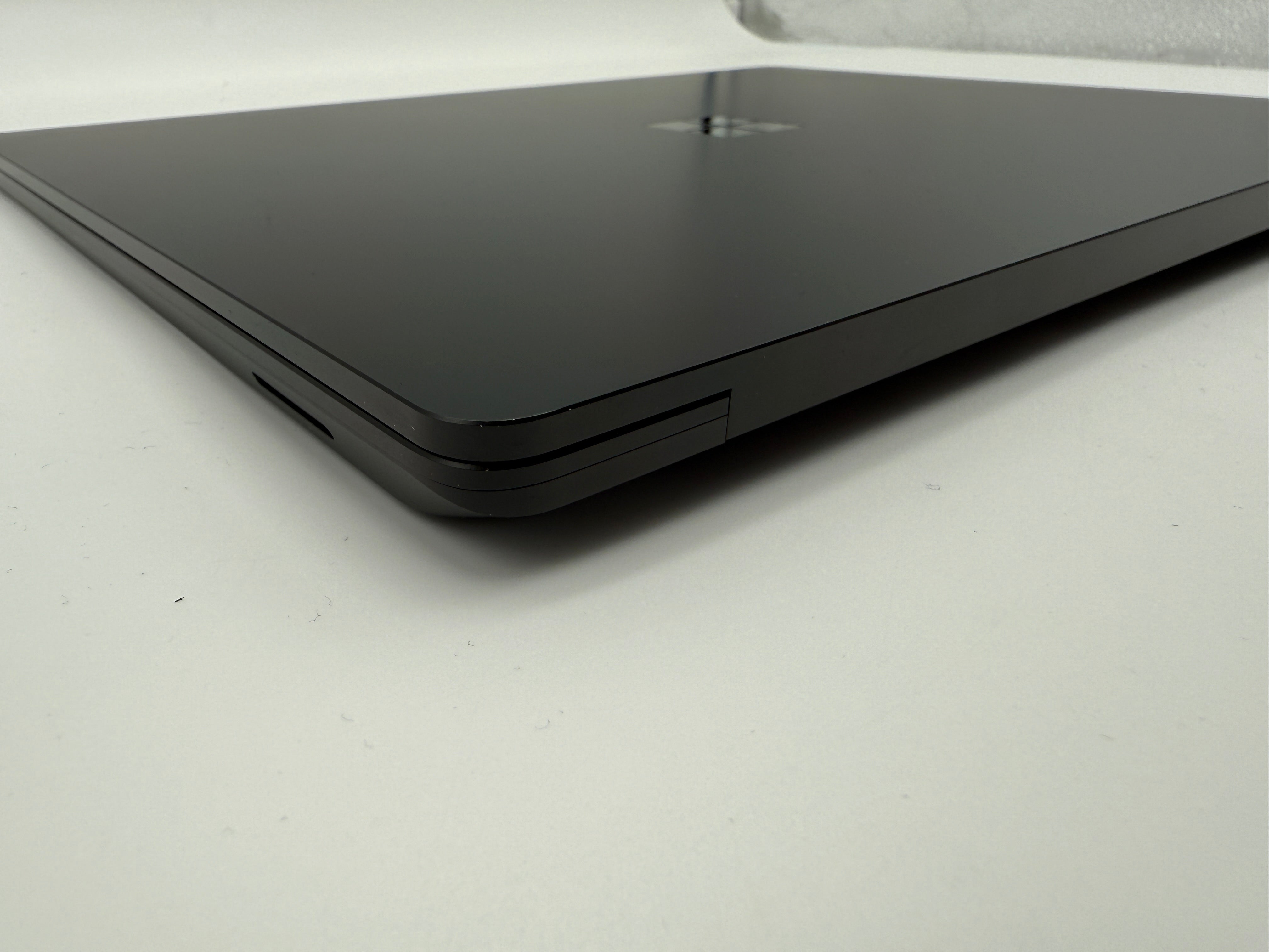 Microsoft Surface Laptop 5 13,5" i7-1255U 2,6GHz 16GB 512GB MwSt. Schwarz