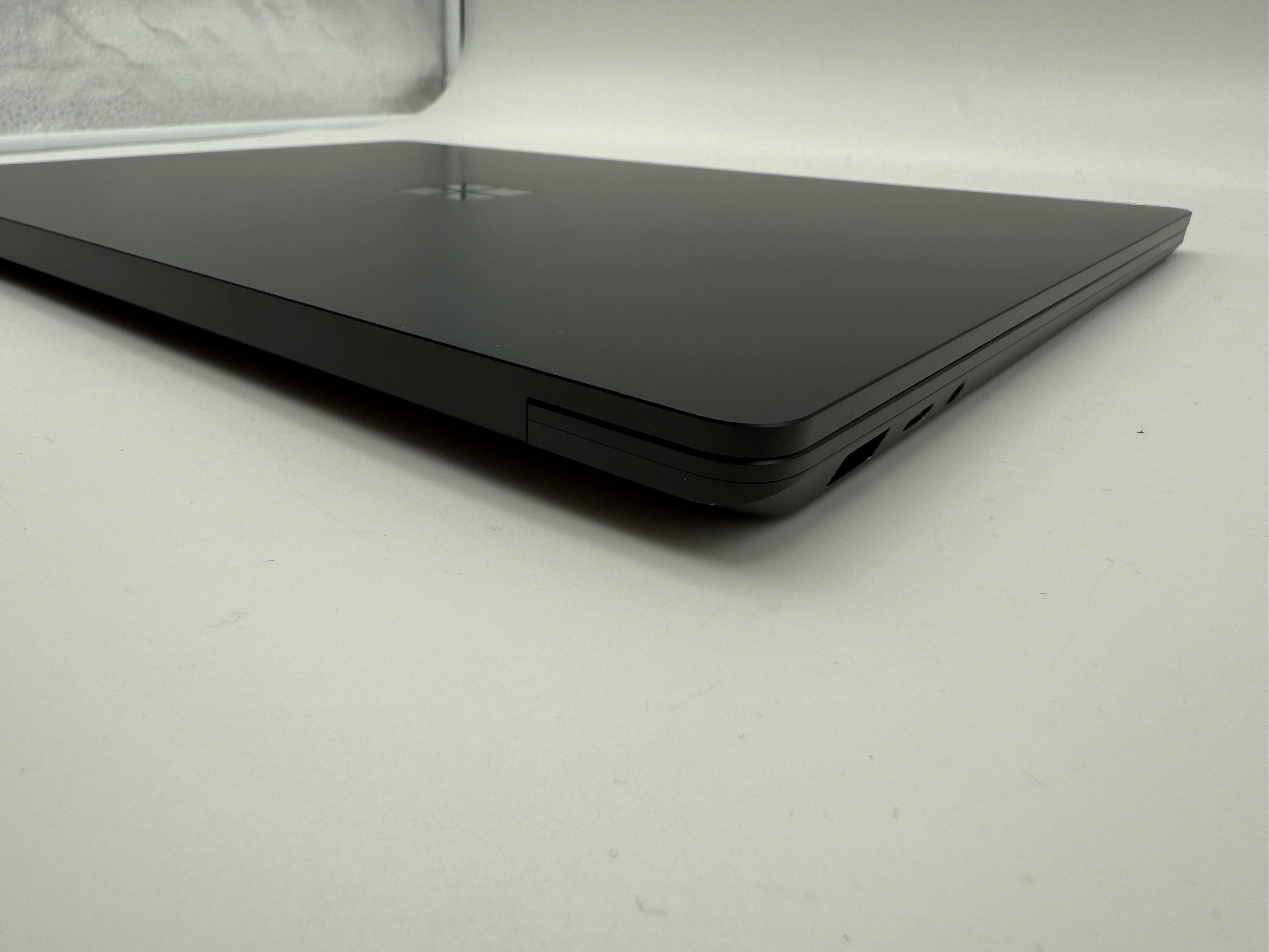 Microsoft Surface Laptop 5 13,5" i7-1255U 2,6GHz 16GB 512GB MwSt. Schwarz