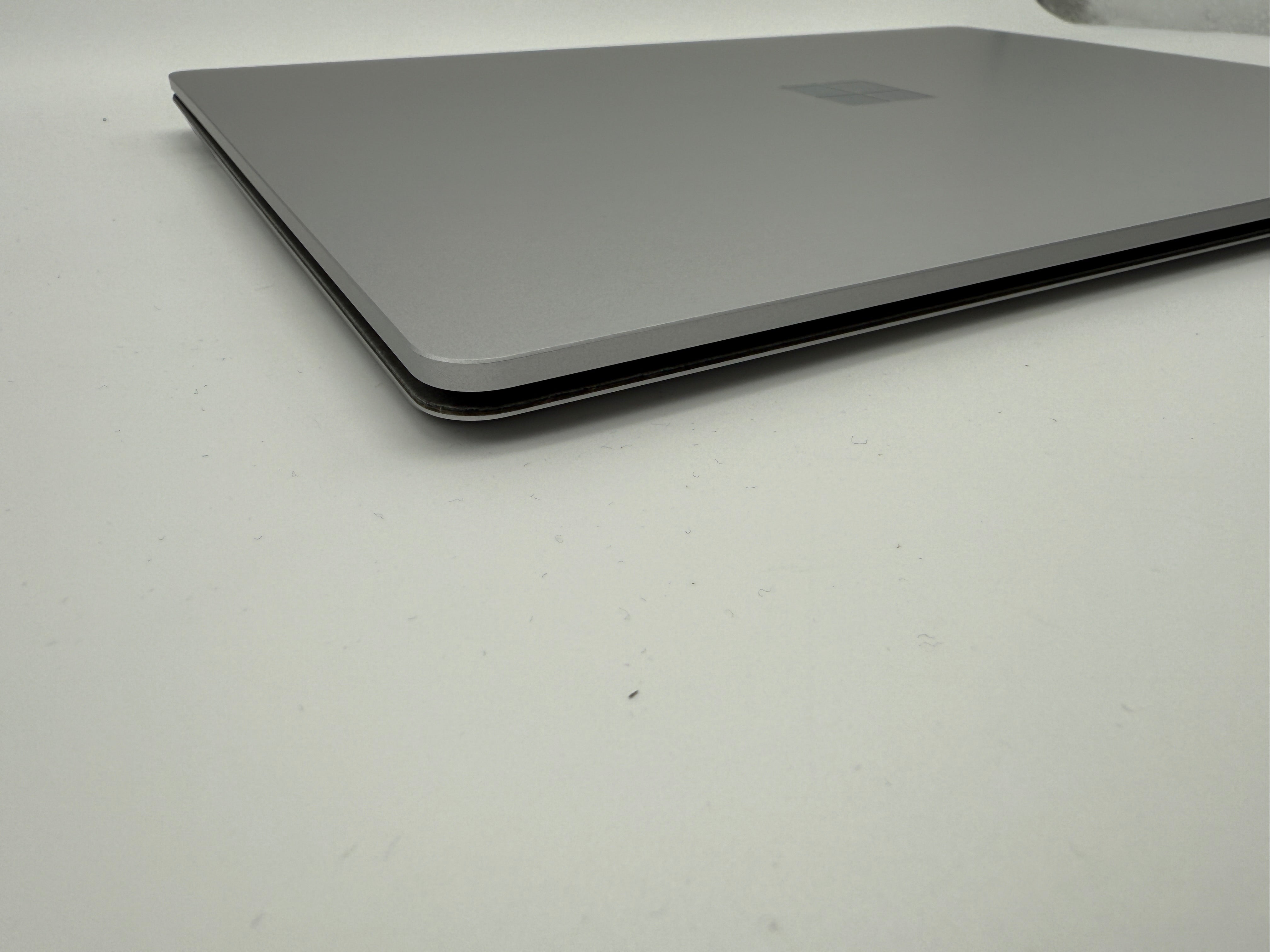 Microsoft Surface Laptop 5 13,5" i5-1235U 8GB 256gb MwSt. Platin