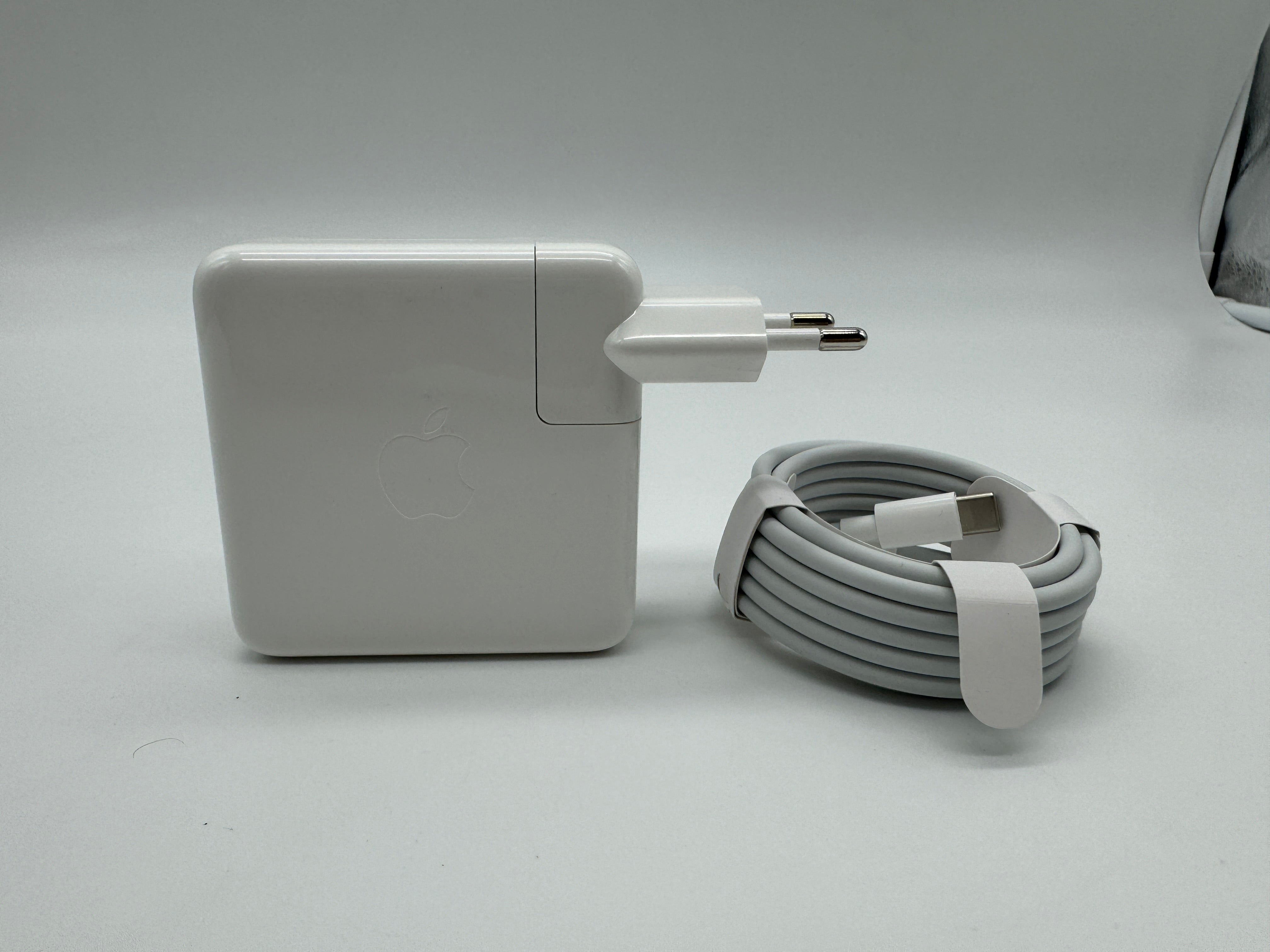 Apple Macbook Pro USB C 30 61 87 96 WATT Netzteil Ladekabel inkl 2 m USB C Kabel