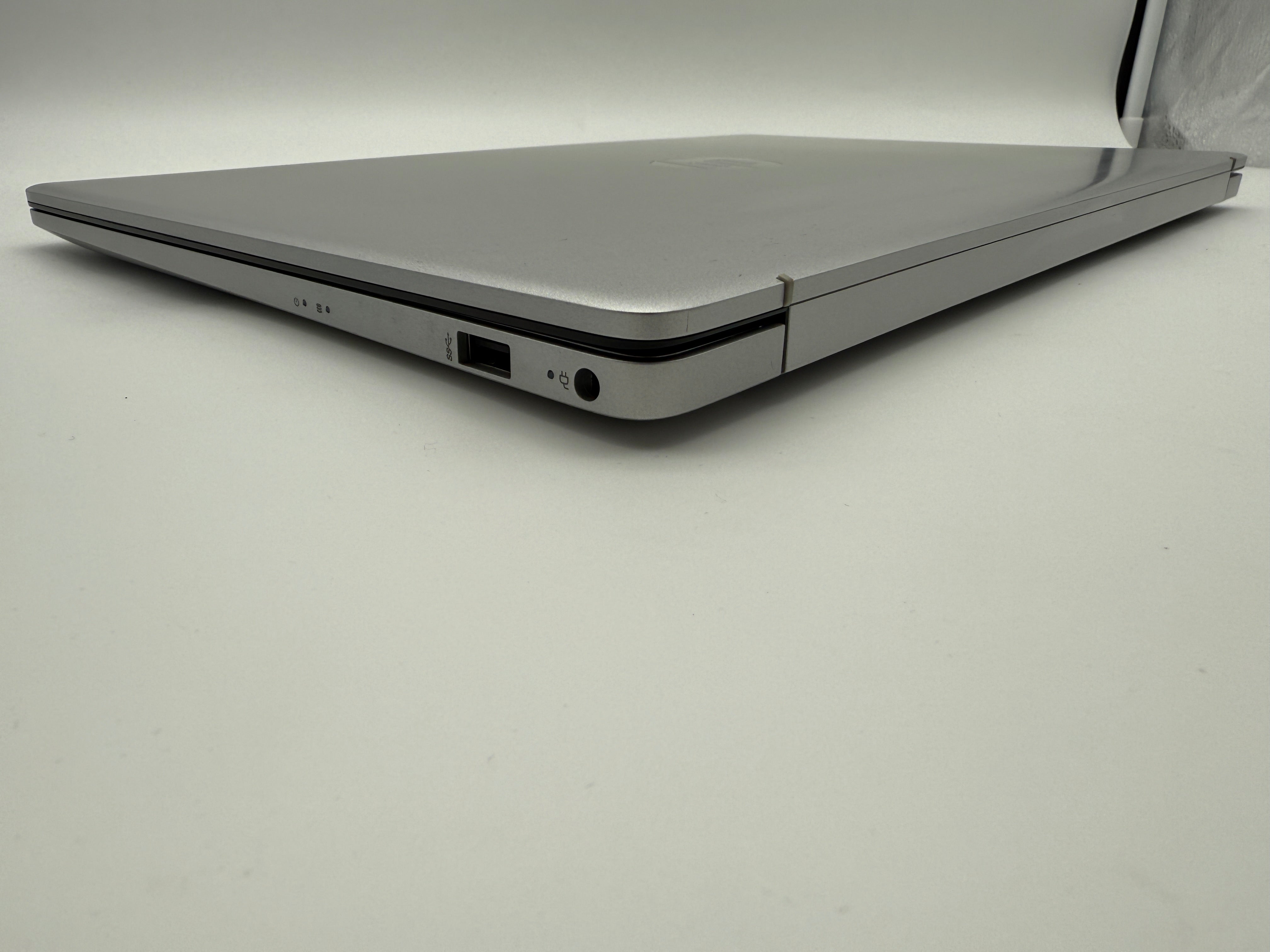 Hp Laptop HP 17-cn0055ng - 17.3" (FHD) - i5-1135G7 - 8GB - 512GB Silber